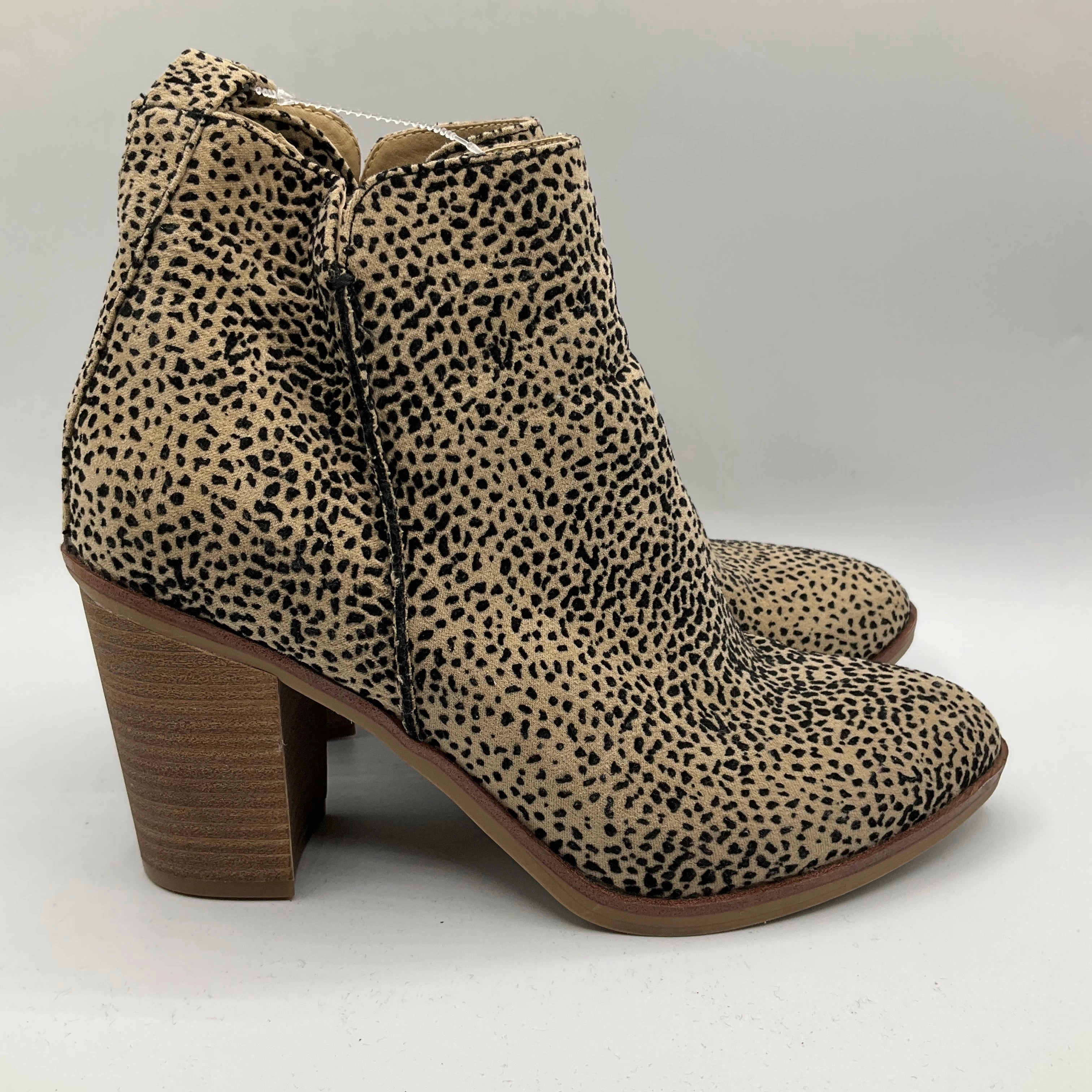 Boots Ankle Heels By Mia In Animal Print, Size: 6.5 High Traction Adventure Journey Grippy Outsole Daily Walks