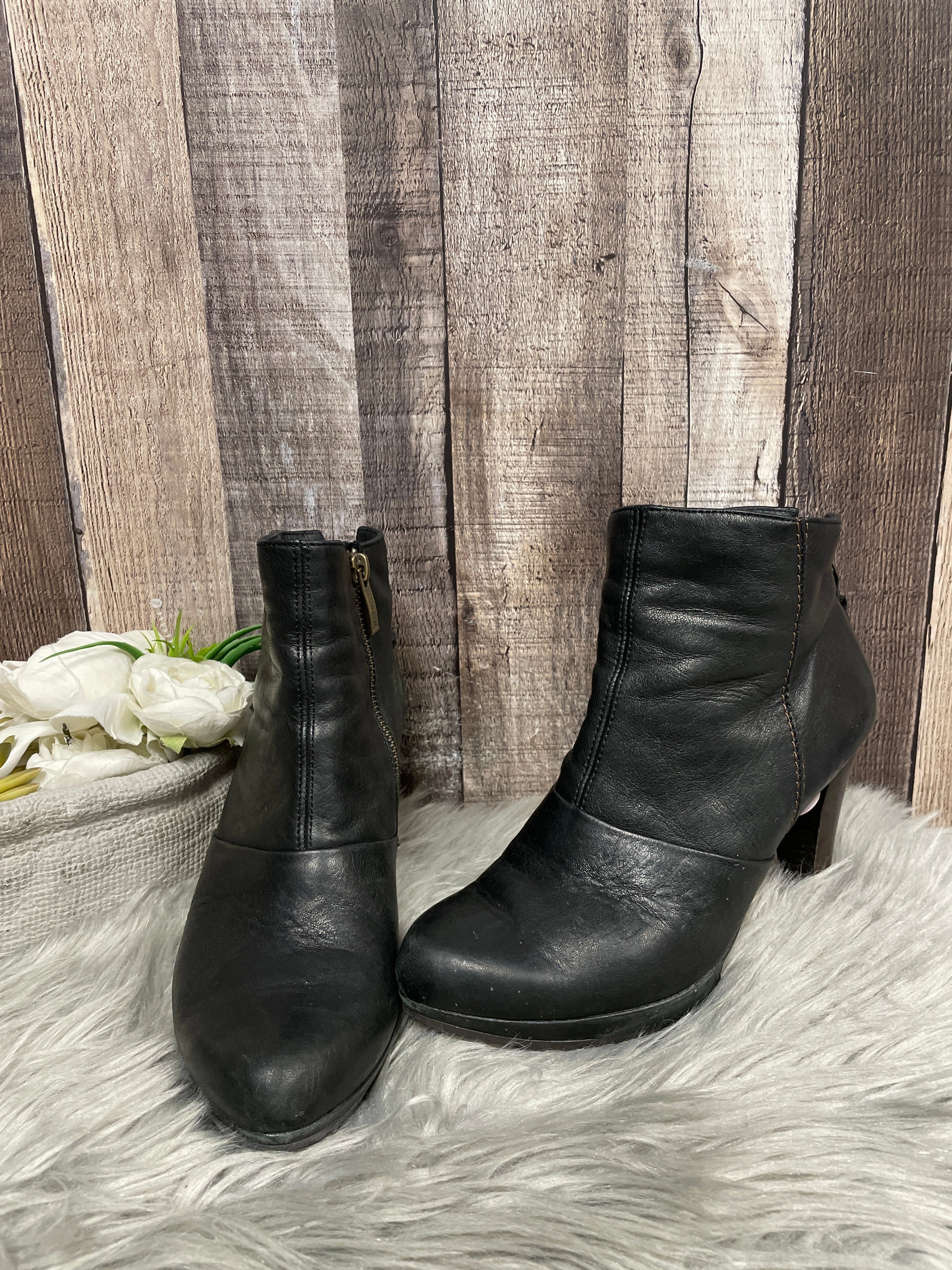 Art Gallery Boots Ankle Heels By Paul Green  Size: 7