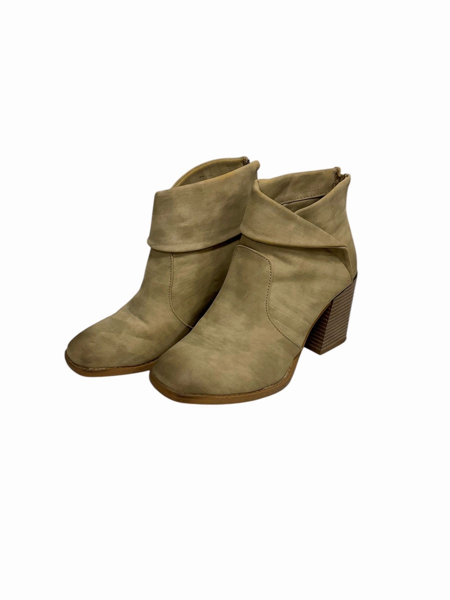 Boots Ankle Heels By Pierre Dumas In Tan, Size: 6 Low Profile Rainy Day Commuter