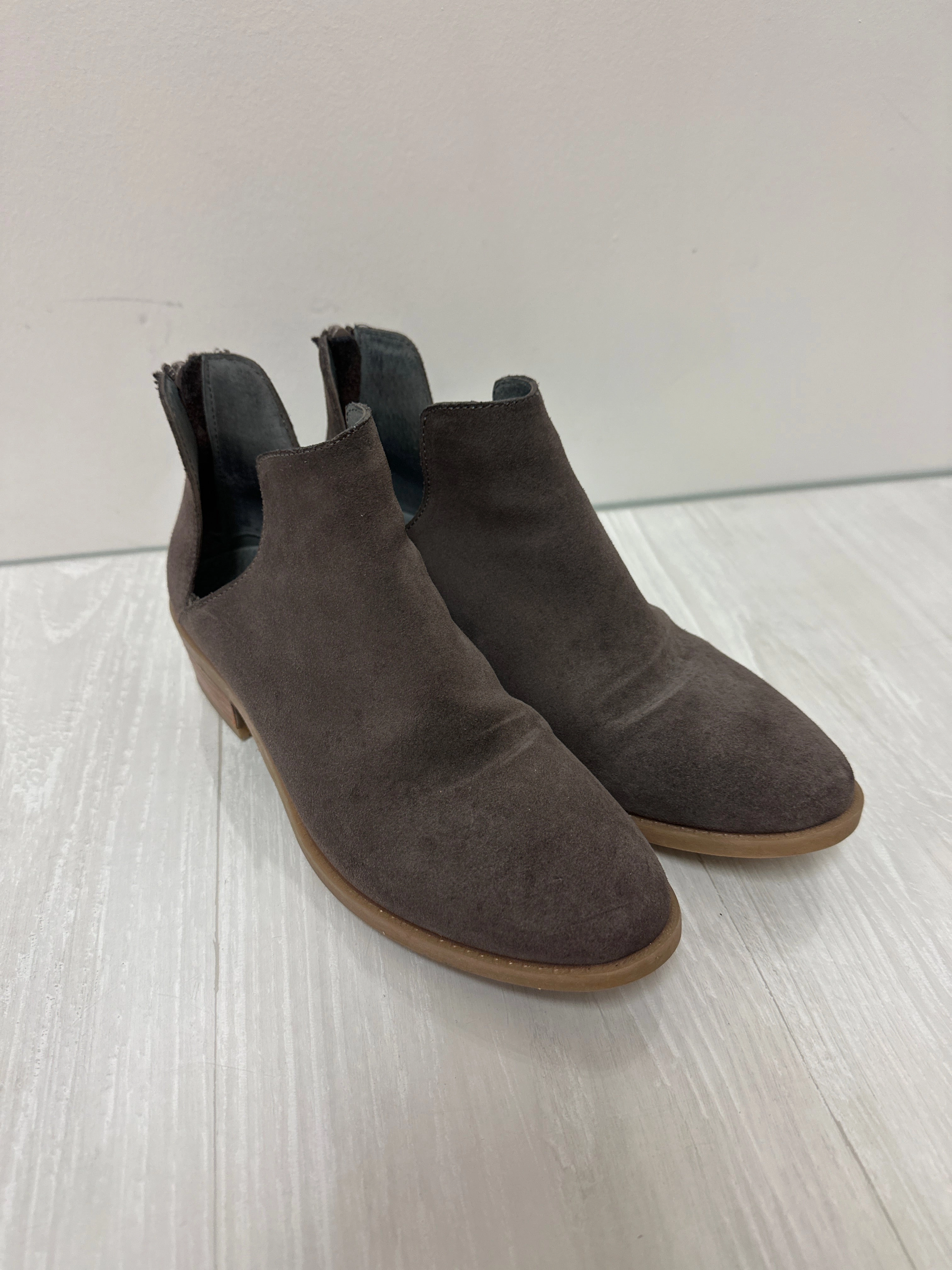 Insulated Urban Commute Stable Support Rough Terrain Boots Ankle Heels By Steve Madden In Taupe, Size: 8