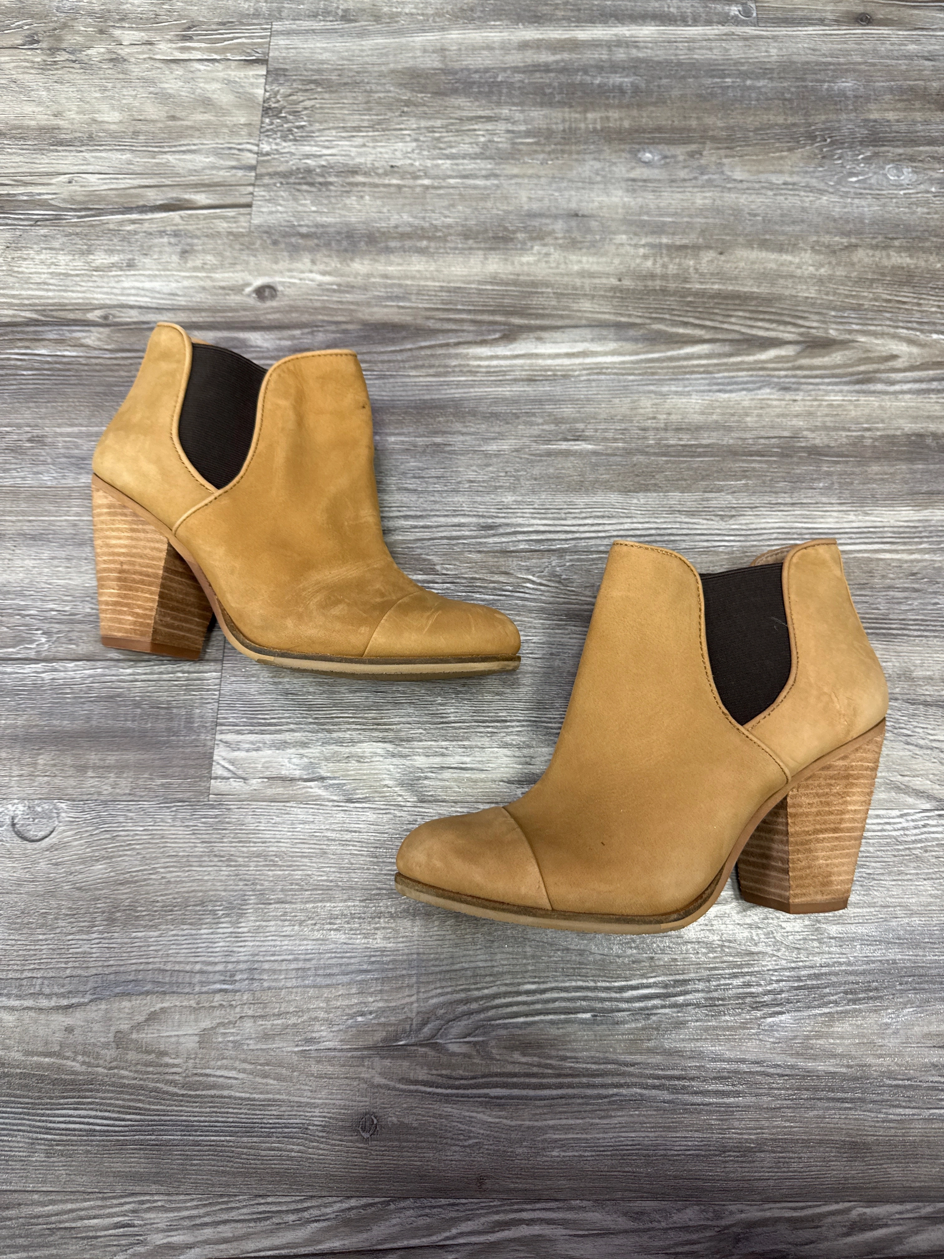 Distressed finish Boots Ankle Heels By Vince Camuto In Tan, Size: 8.5