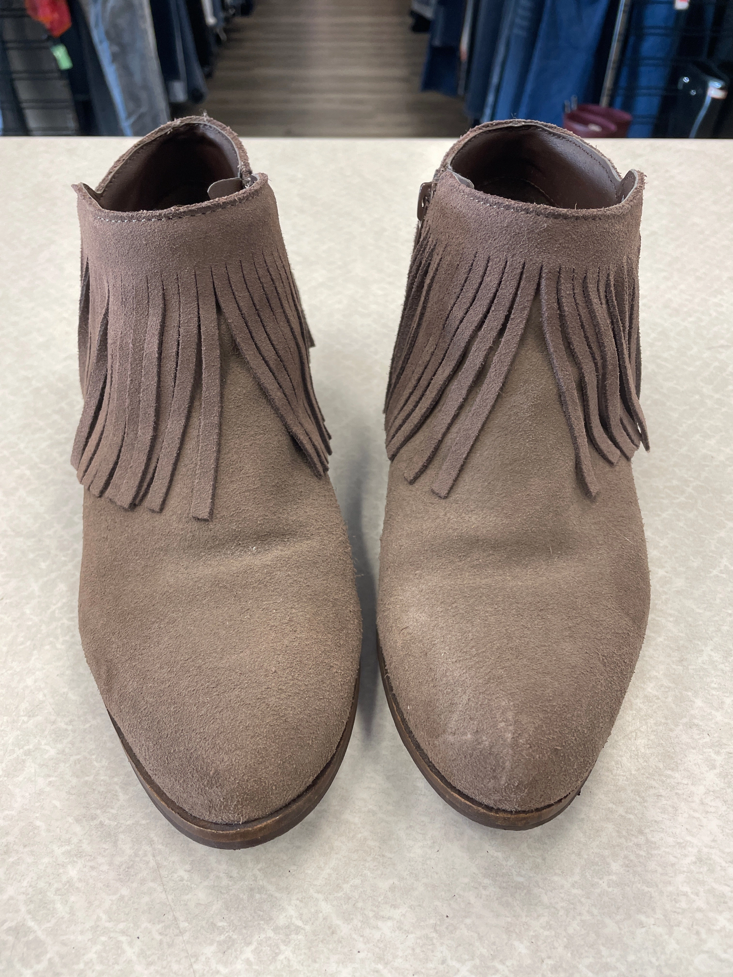 Flexible Frame Rainy Day Commuter Lace-Up Design Brown Boots Ankle Heels Steve Madden, Size 6.5