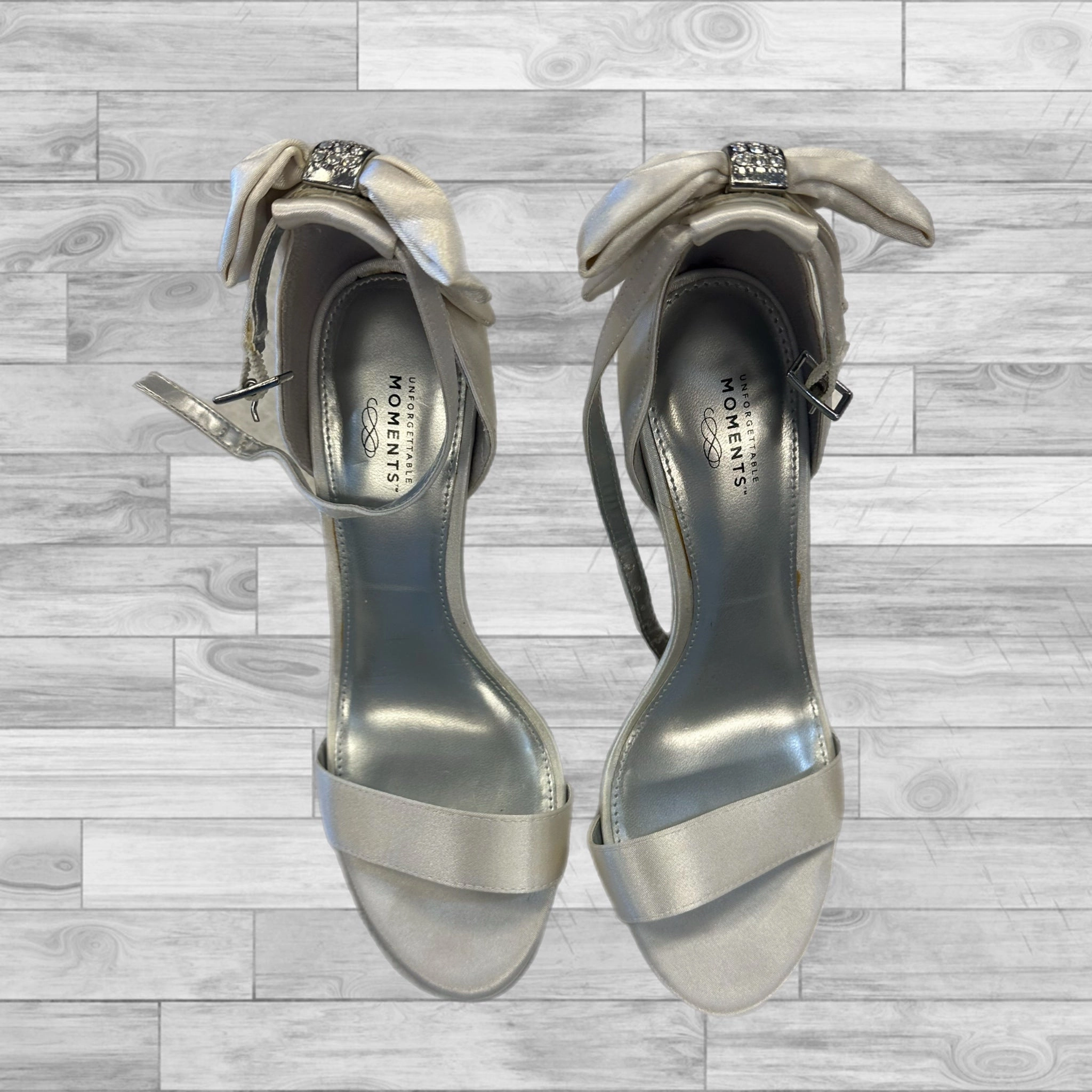 Wide toe box Slip-On Heels Shoes Heels Stiletto By Clothes Mentor In White, Size: 6