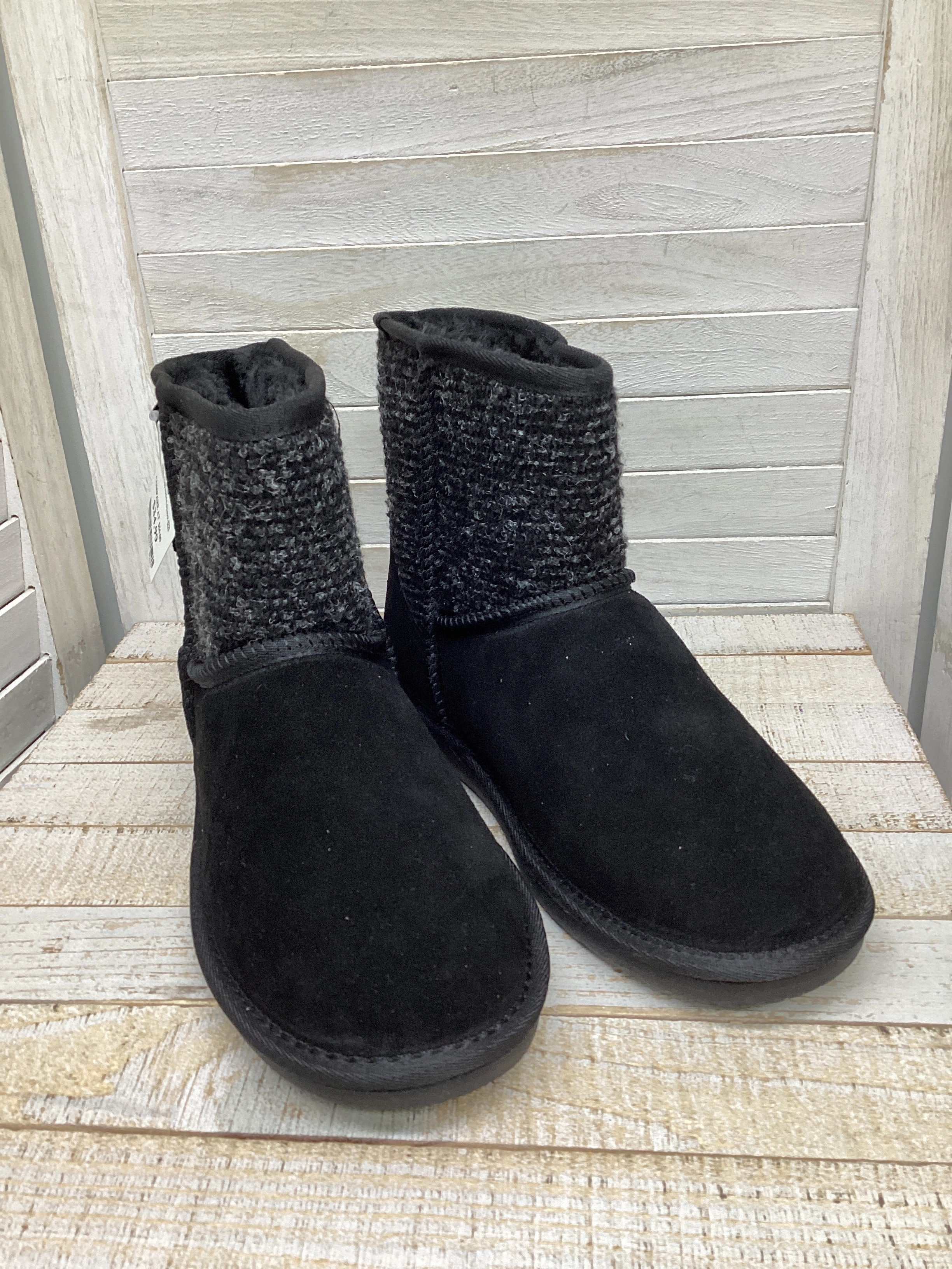 All Day Modern Appeal Boots Ankle Flats By Minnetonka In Black, Size: 9
