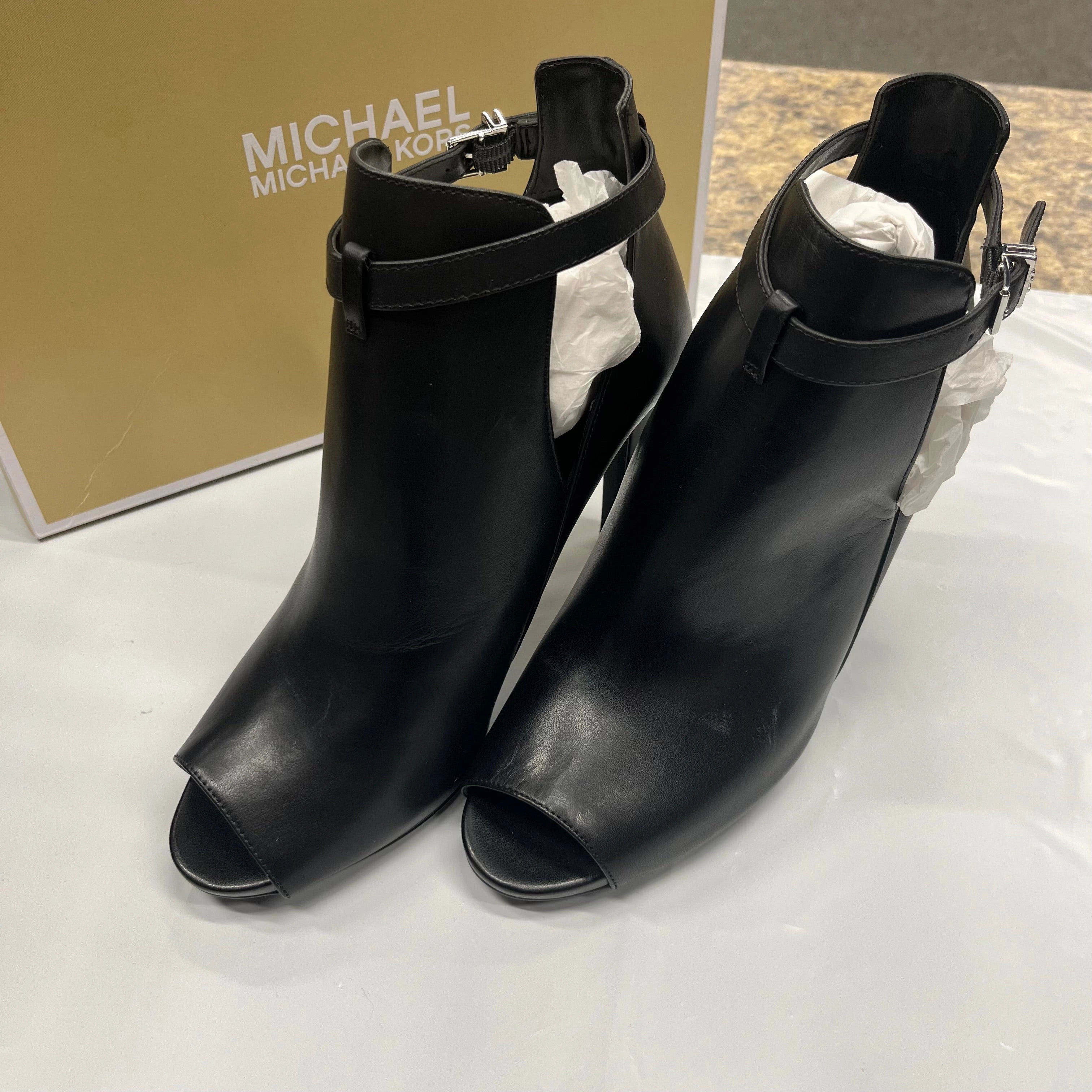 Black Shoes Heels Stiletto Michael Kors, Size 9 Trendy