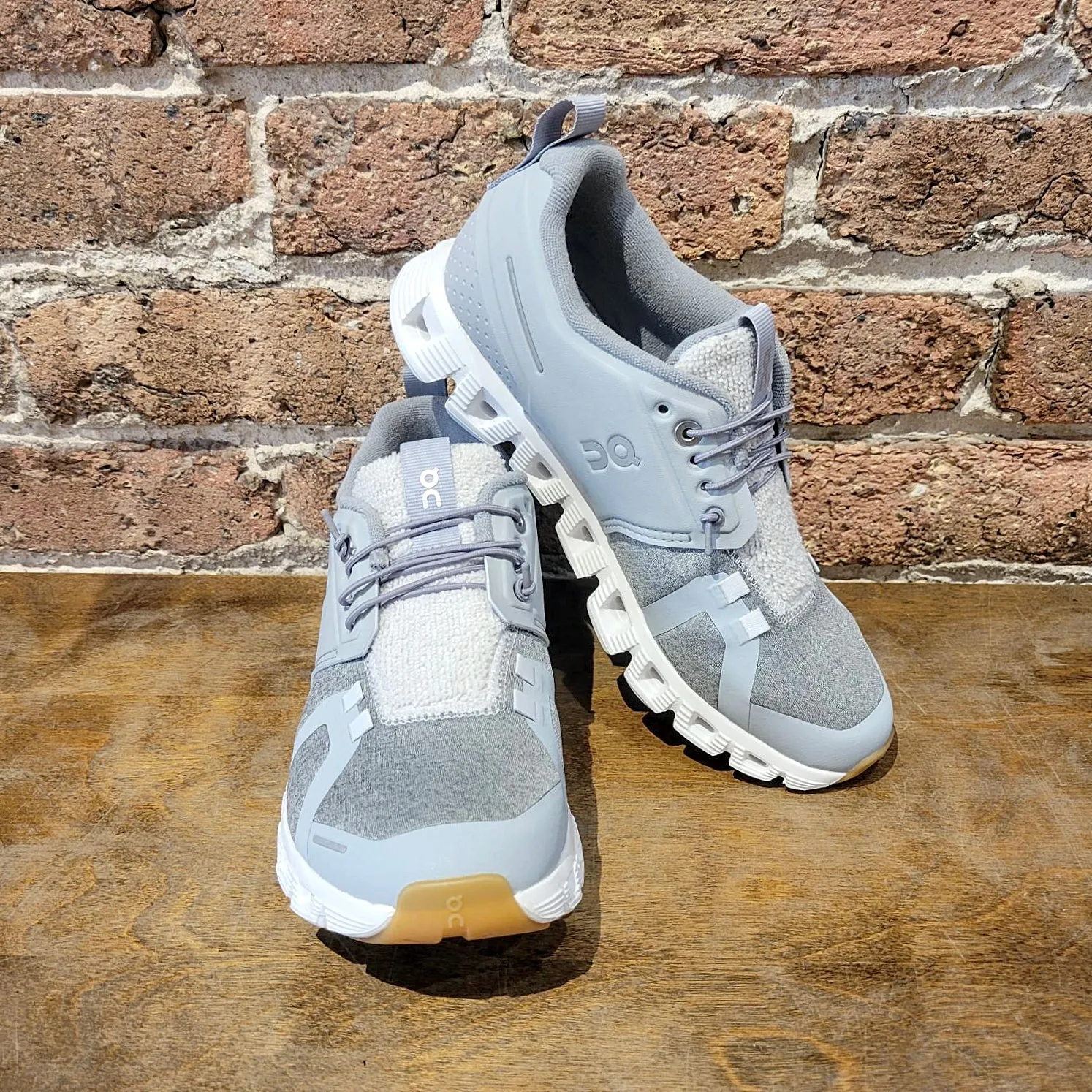 Cloud 5 Terry W Glacier|White