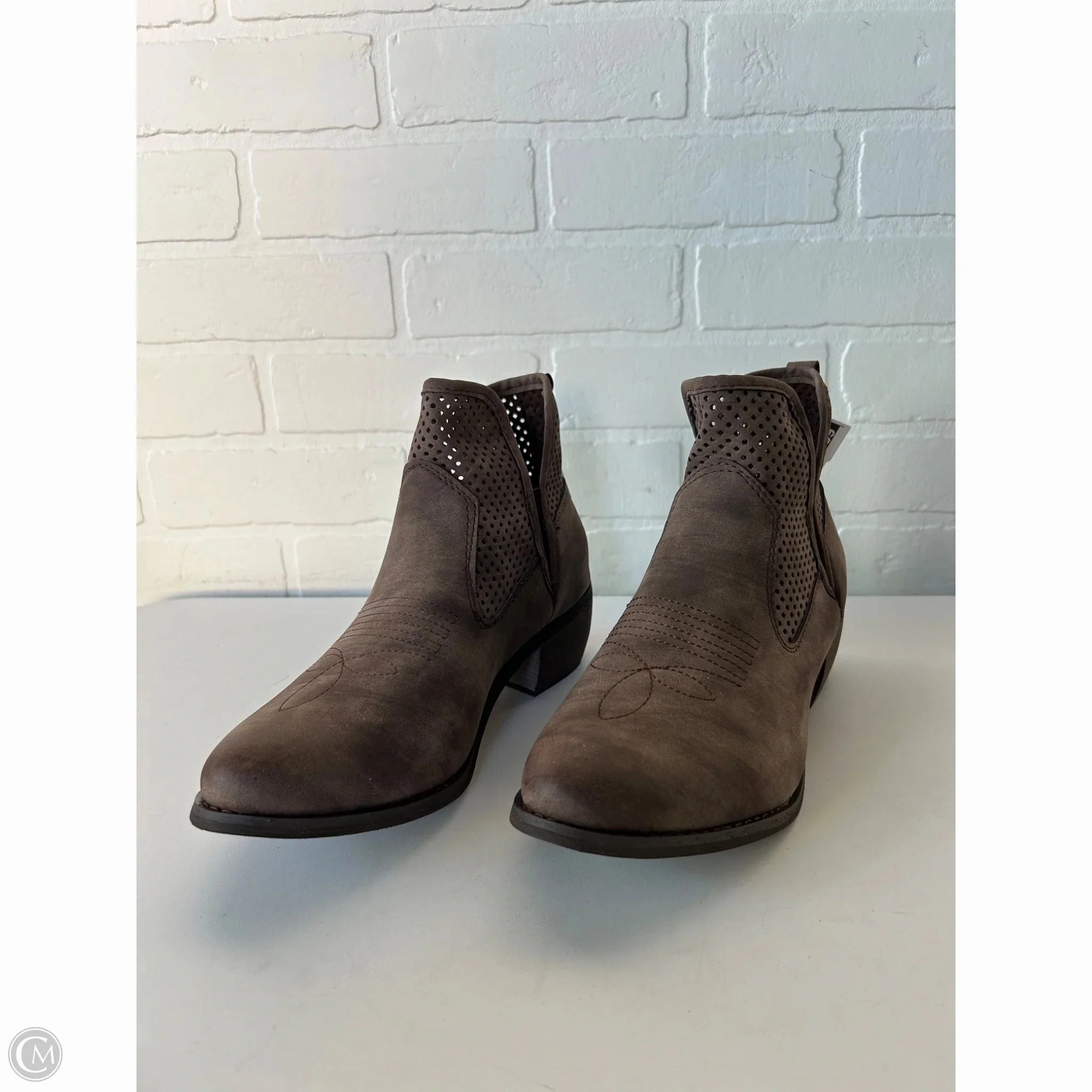 Boots Ankle Heels By Natural Reflections In Brown, Size: 9 High Traction All Day Wear