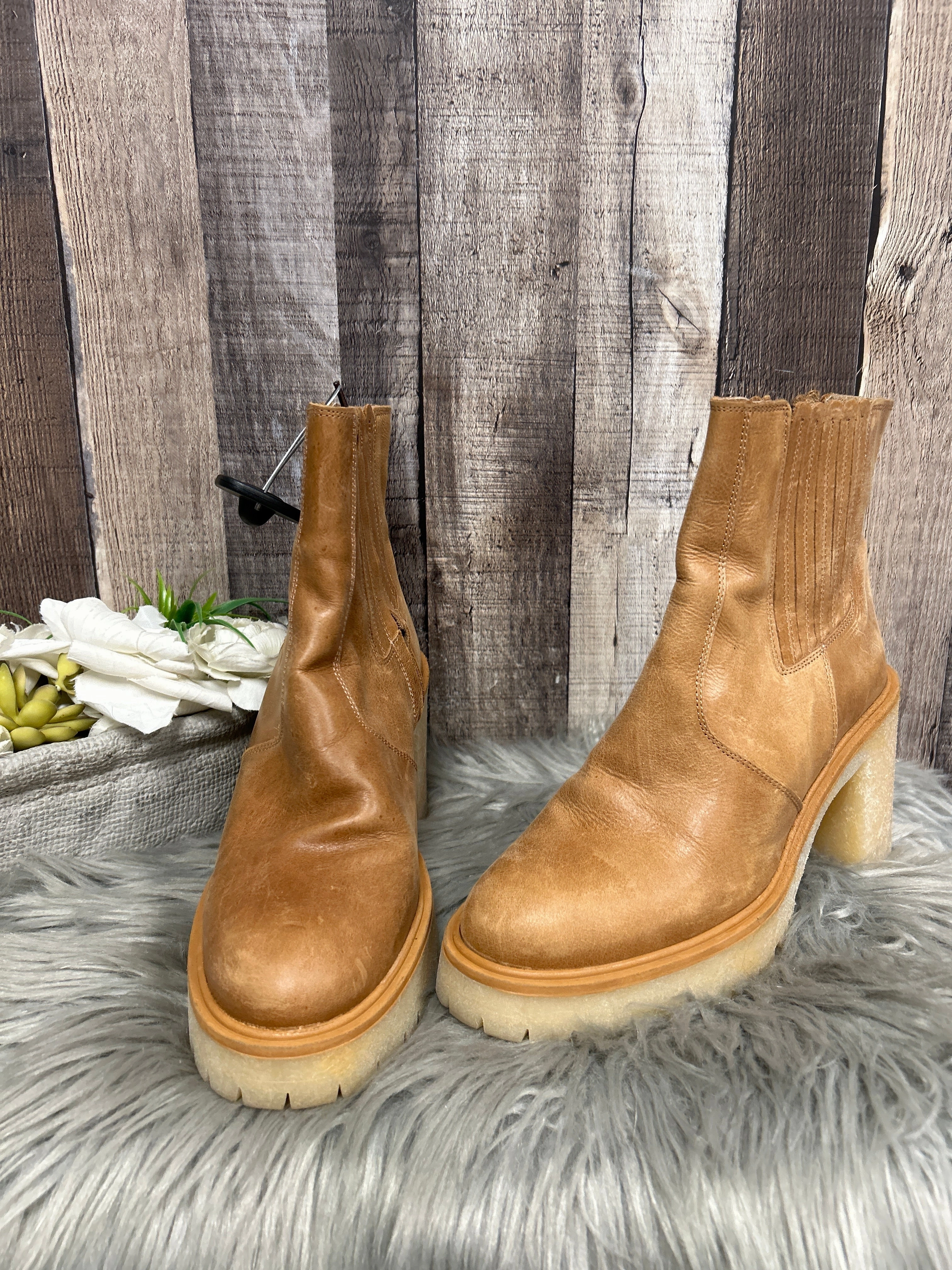 Boots Ankle Heels By Free People In White, Size: 10 Secure fit Dad Mode