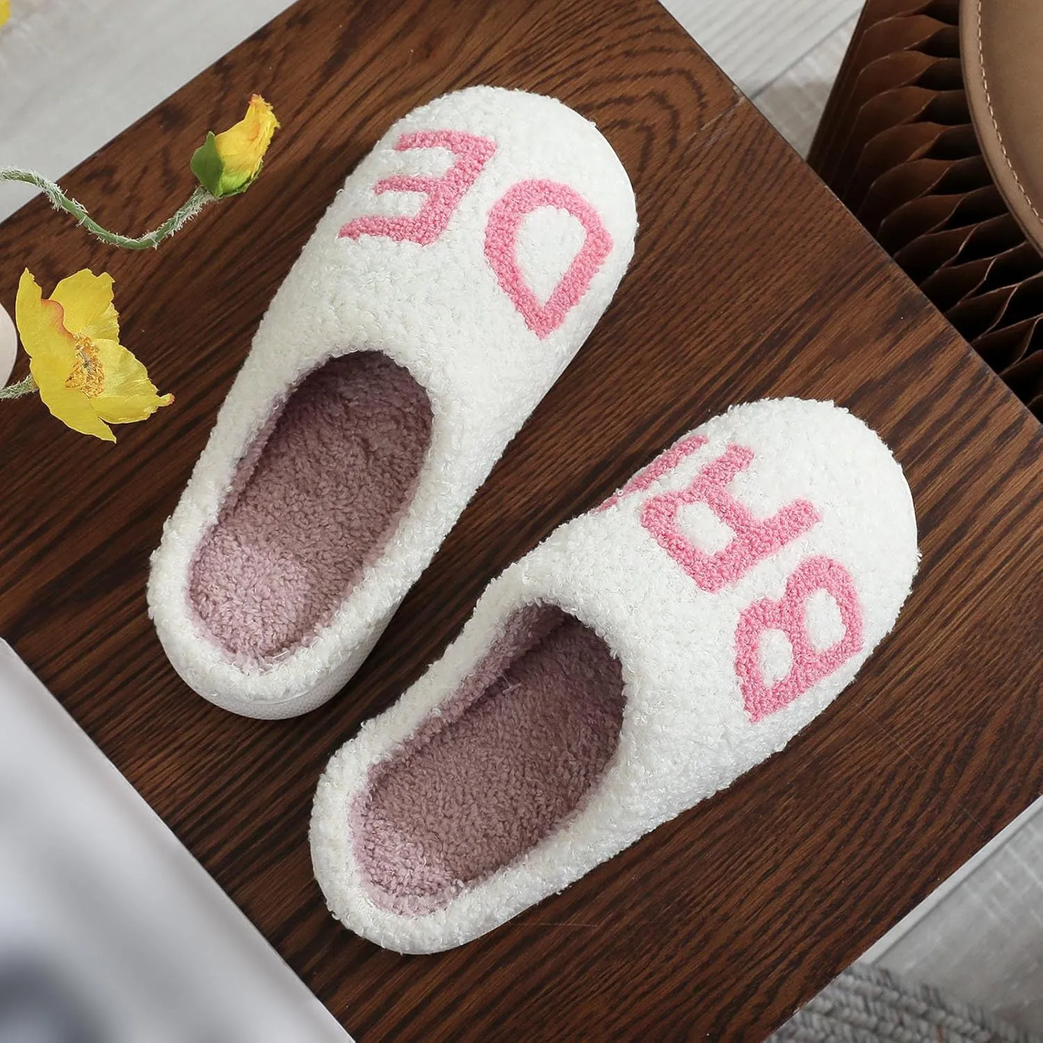 Cute Womens Slippers Memory Foam Cartoon Animal Slippers Winter Warm Fuzzy House Shoes Cozy Fashion Indoor Slippers