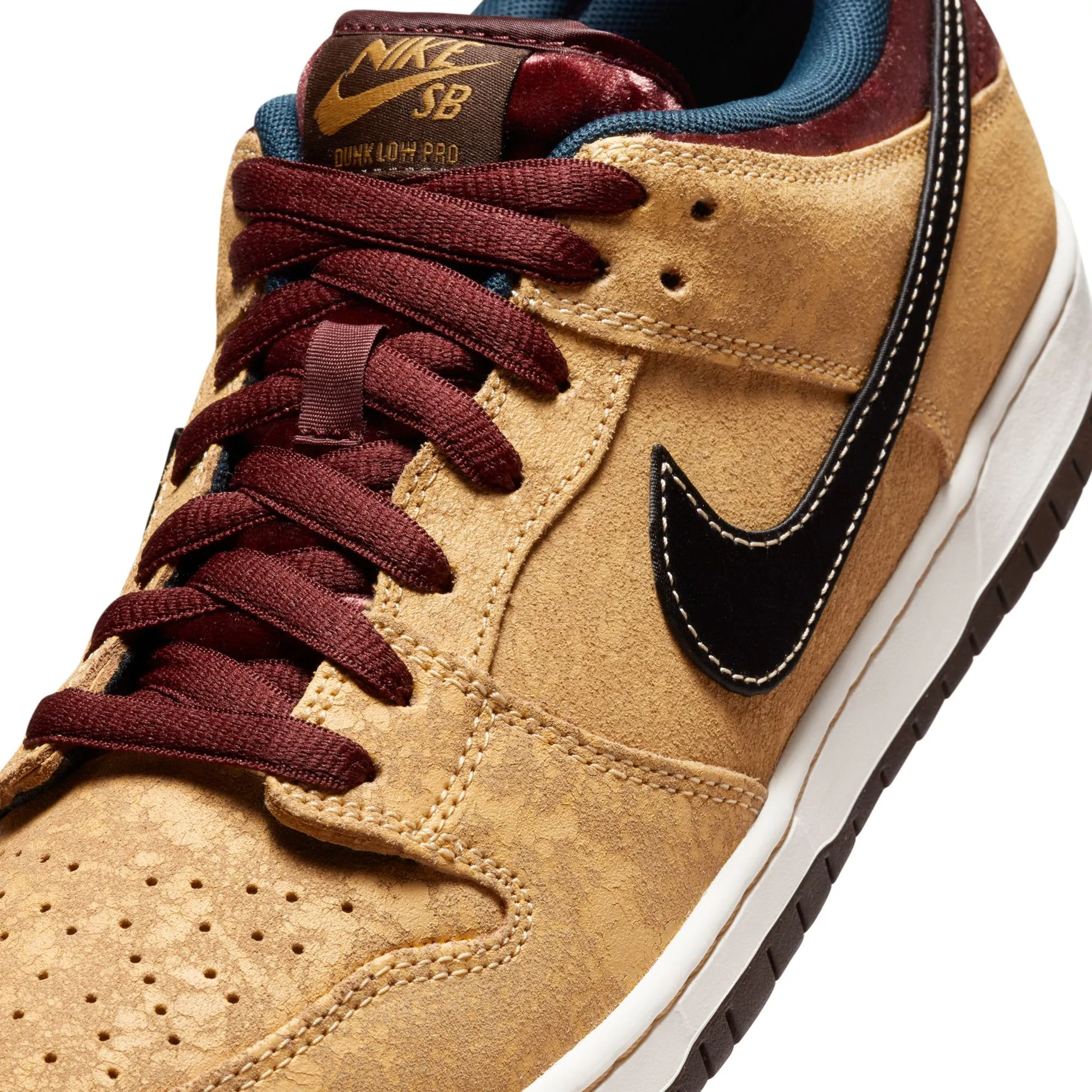 Nike SB Mens Dunk Low "City of Cinema" Shoes marathon shoes