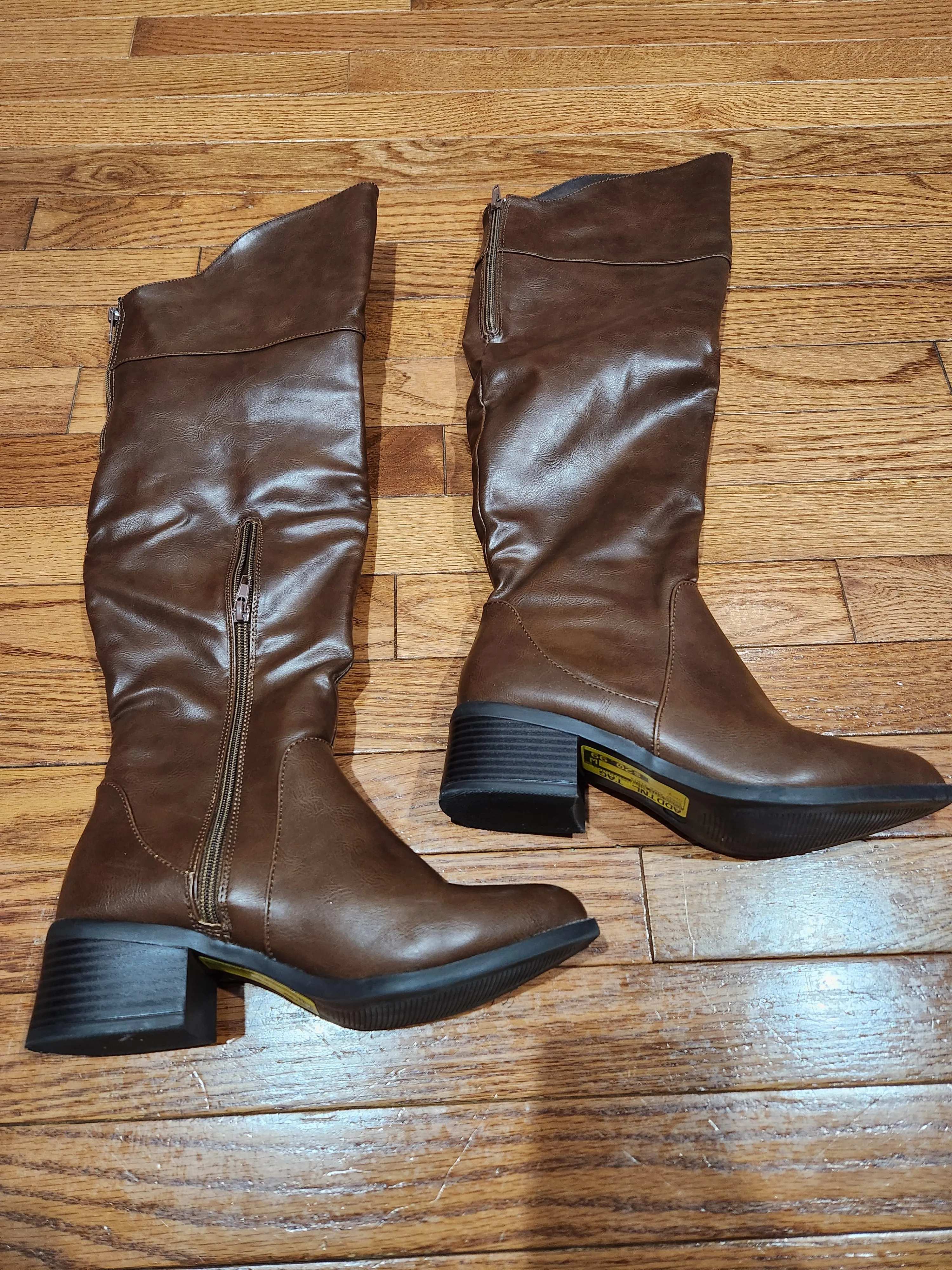 Chic Cool Boots Knee Flats By Charlotte Russe  Size: 7