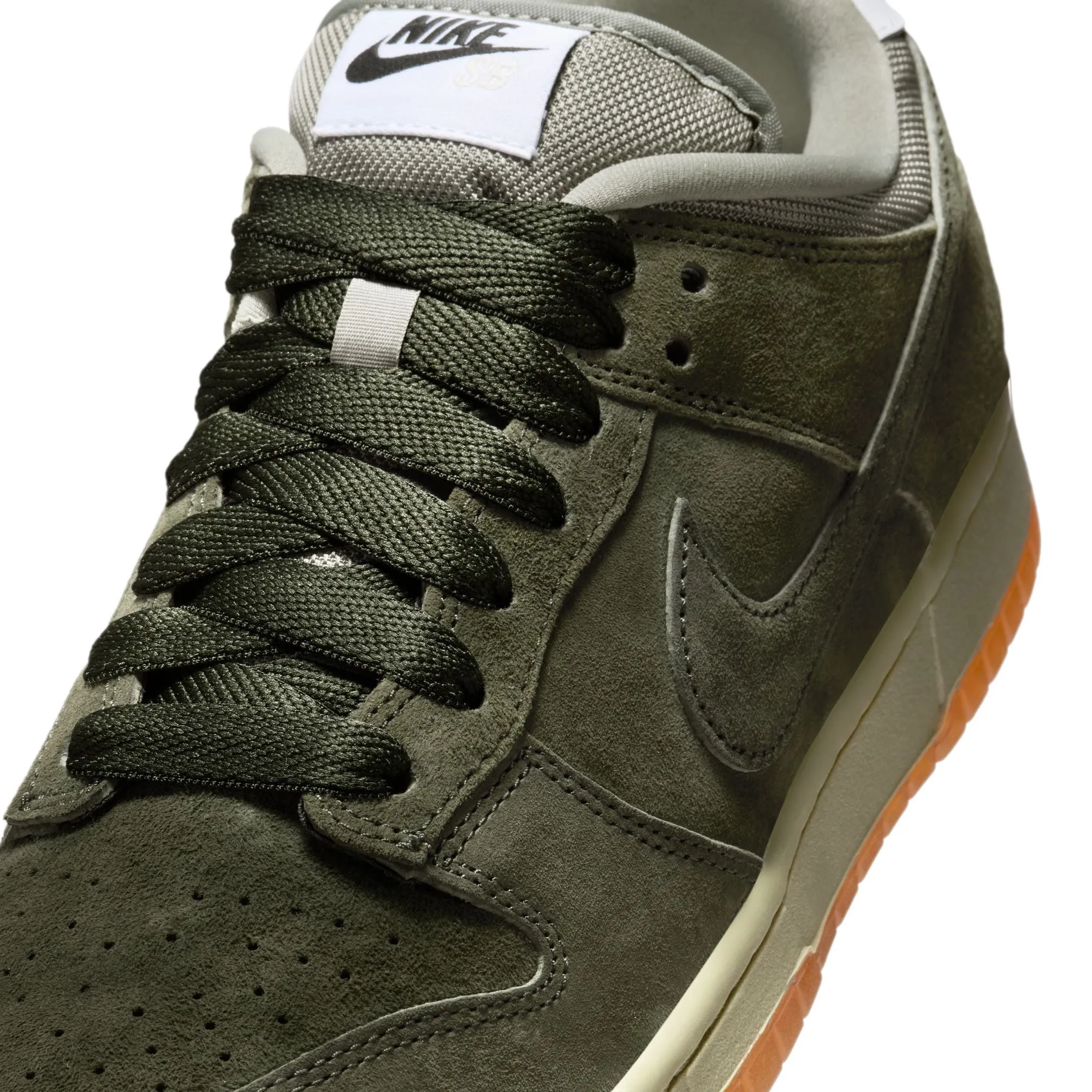 Lightweight frame construction Nike SB Mens Dunk Low Pro B "Sequoia" Shoes