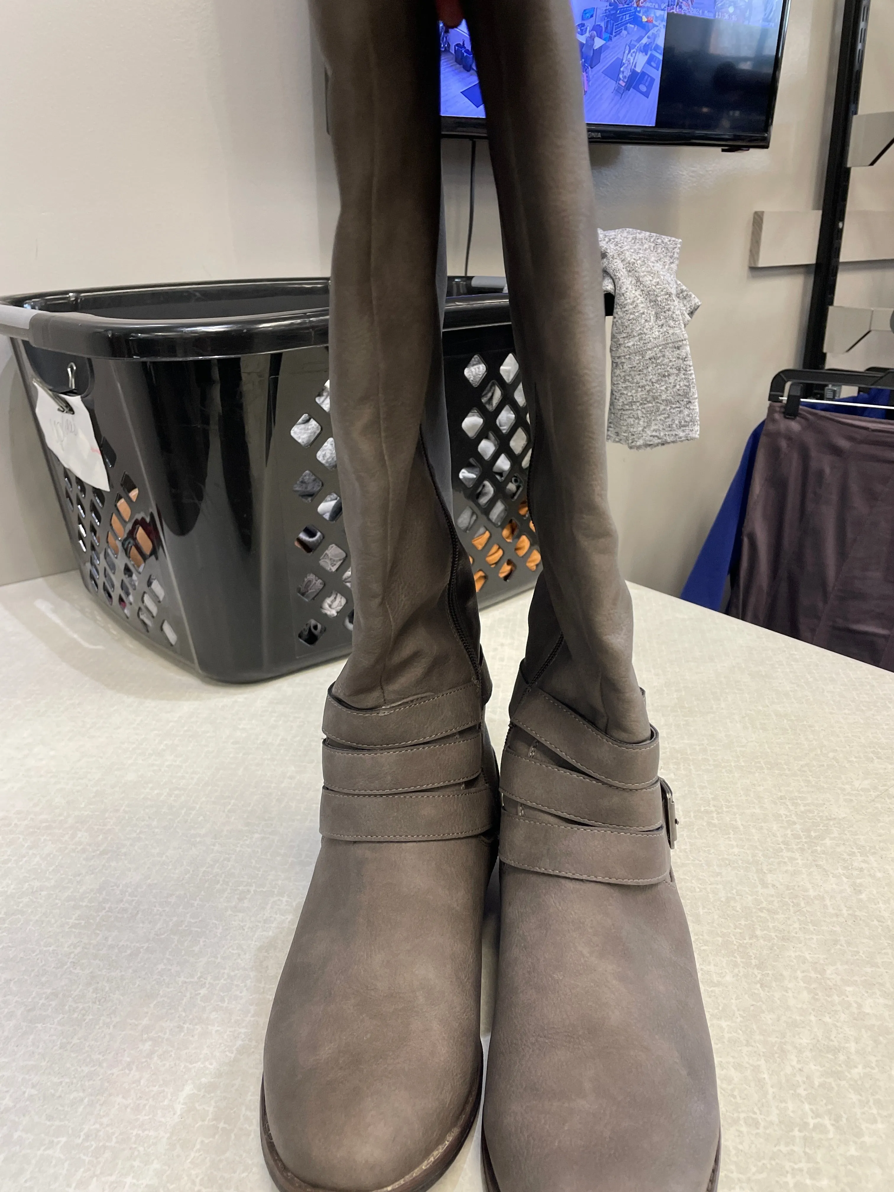 Everyday Comfort Boots Knee Flats By Maurices In Grey, Size: 10