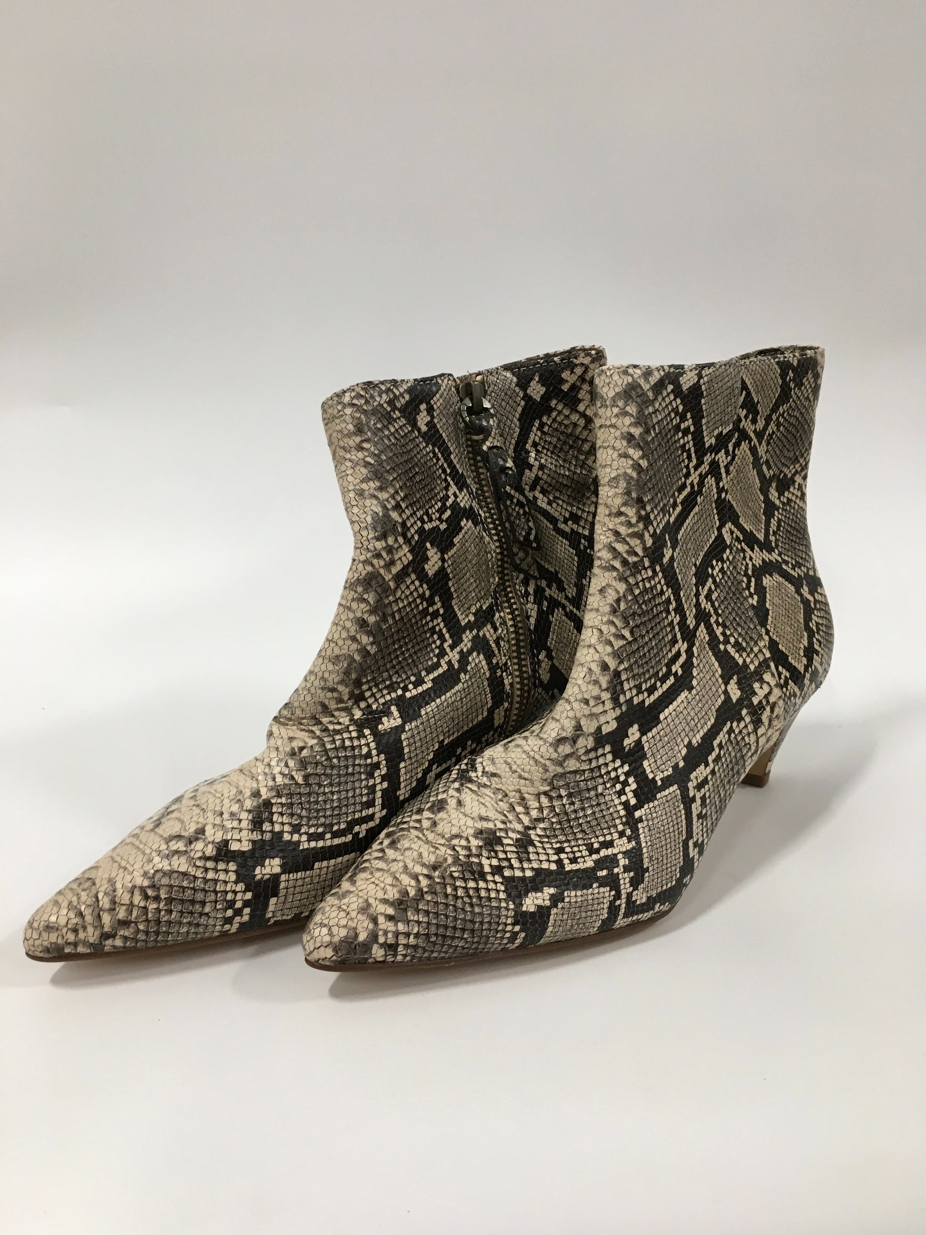 Snakeskin Print Boots Ankle Heels Splendid, Size 8.5 Low Profile Midsole nylon