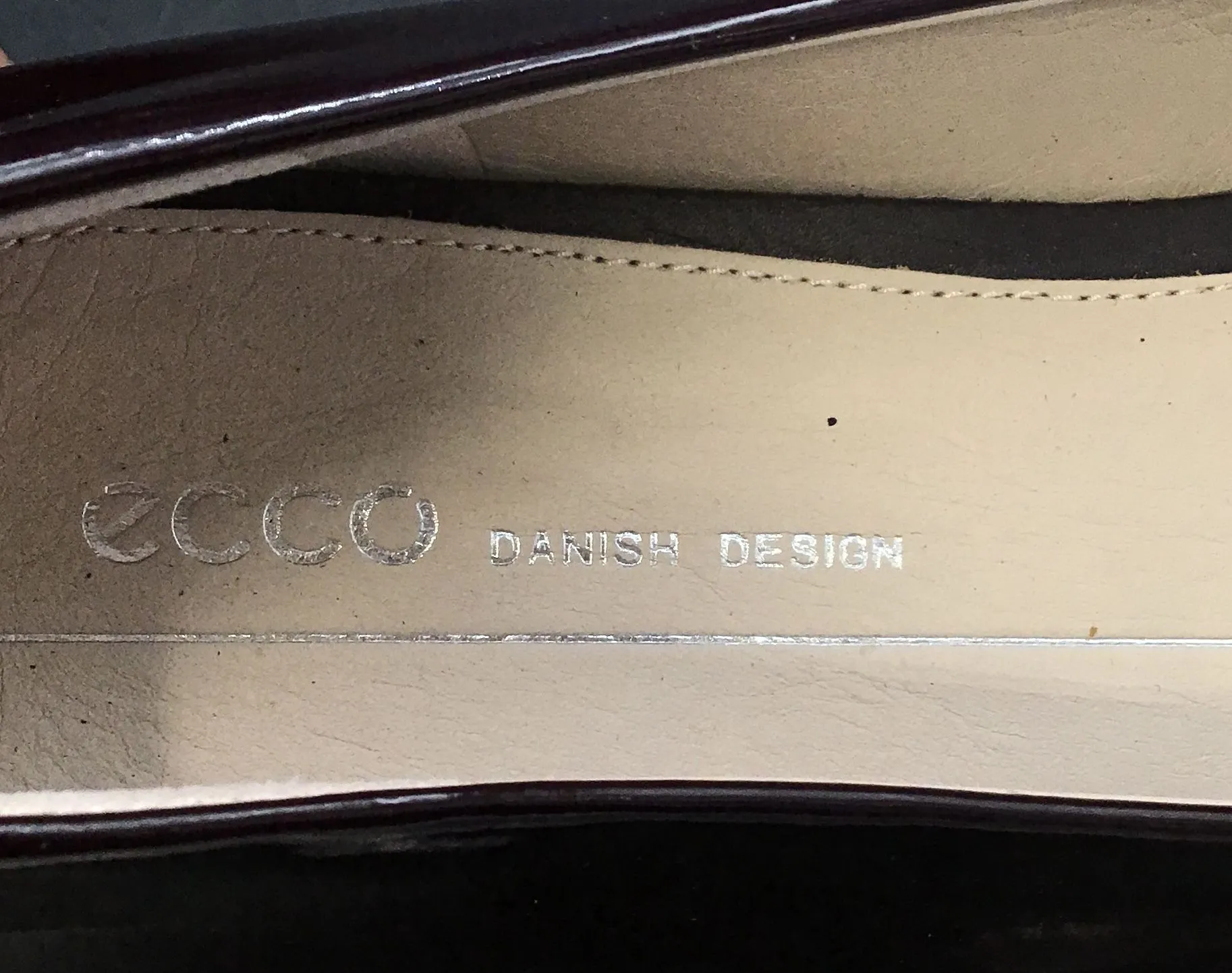 ECCO Women's Maroon Round Toe Slip-On Ballet Flats - Size 39