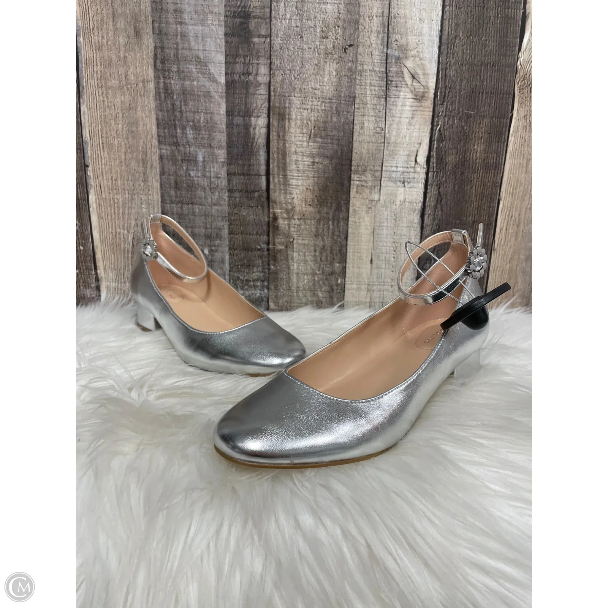 Shoes Heels Block By Bandolino In Silver, Size: 6 Classic Style casual daily wear