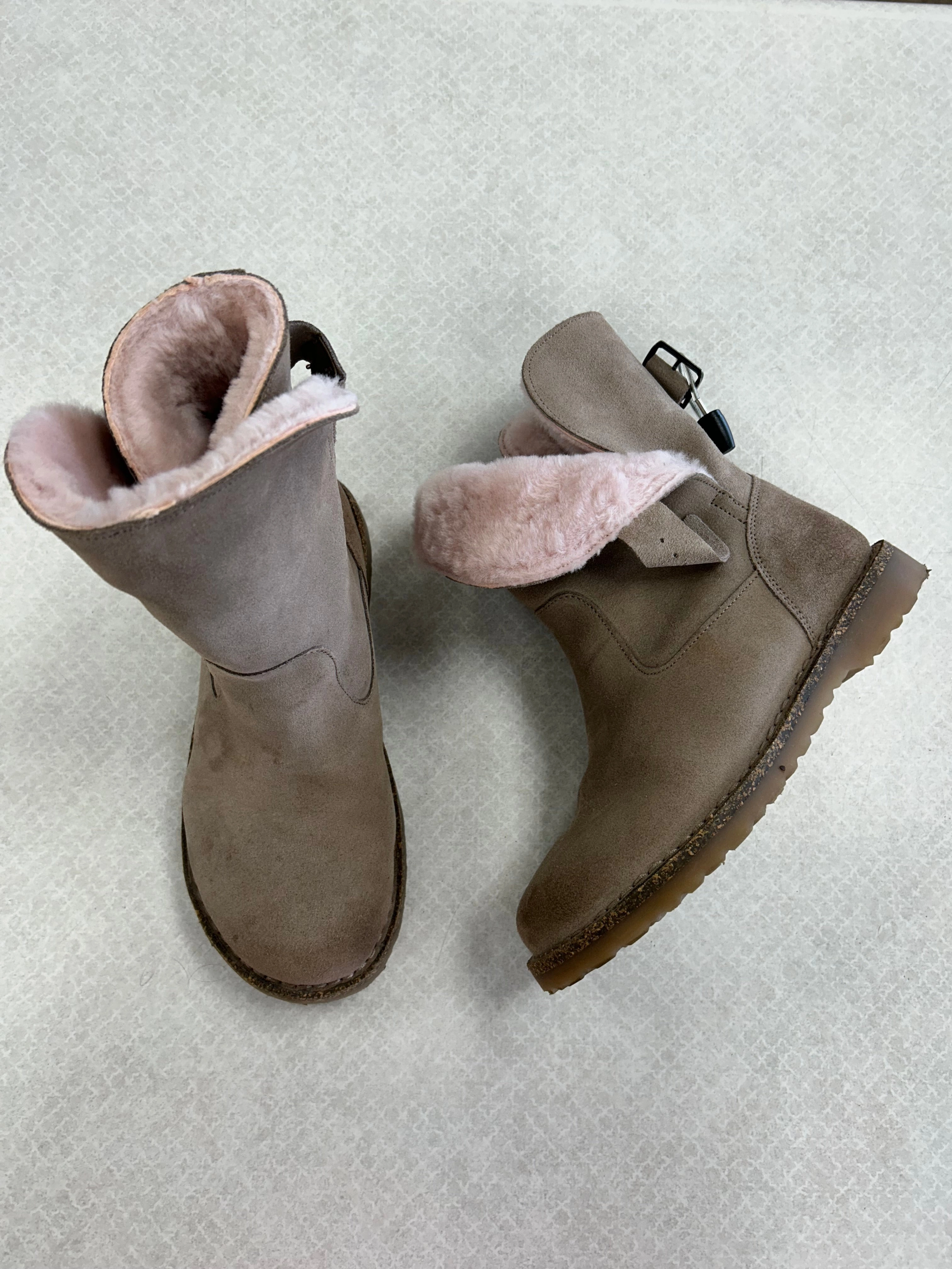 Breathable Mountain Climber Olive Tone Boots Ankle Flats By Birkenstock In Taupe, Size:6