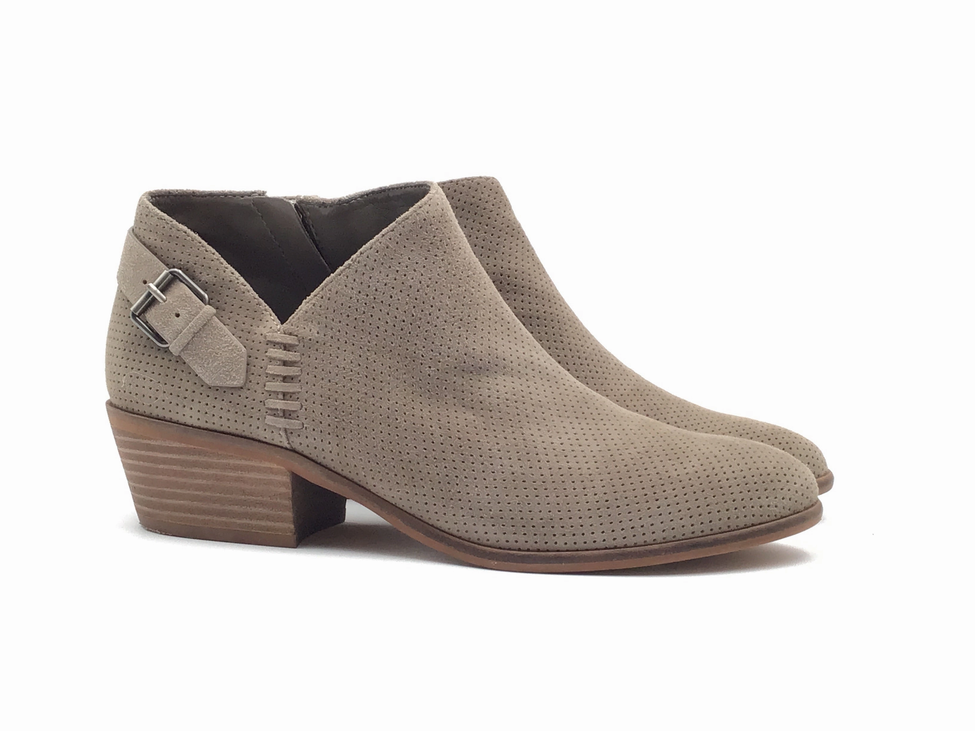 Sophisticated Heels Shoes Heels Block By Vince Camuto In Beige, Size: 10