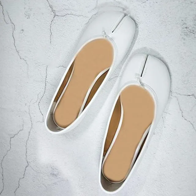 female shoes,Women's loafer, pig's trotters shoes scoop shoes  white brown black shallow shoes split toe women shoes