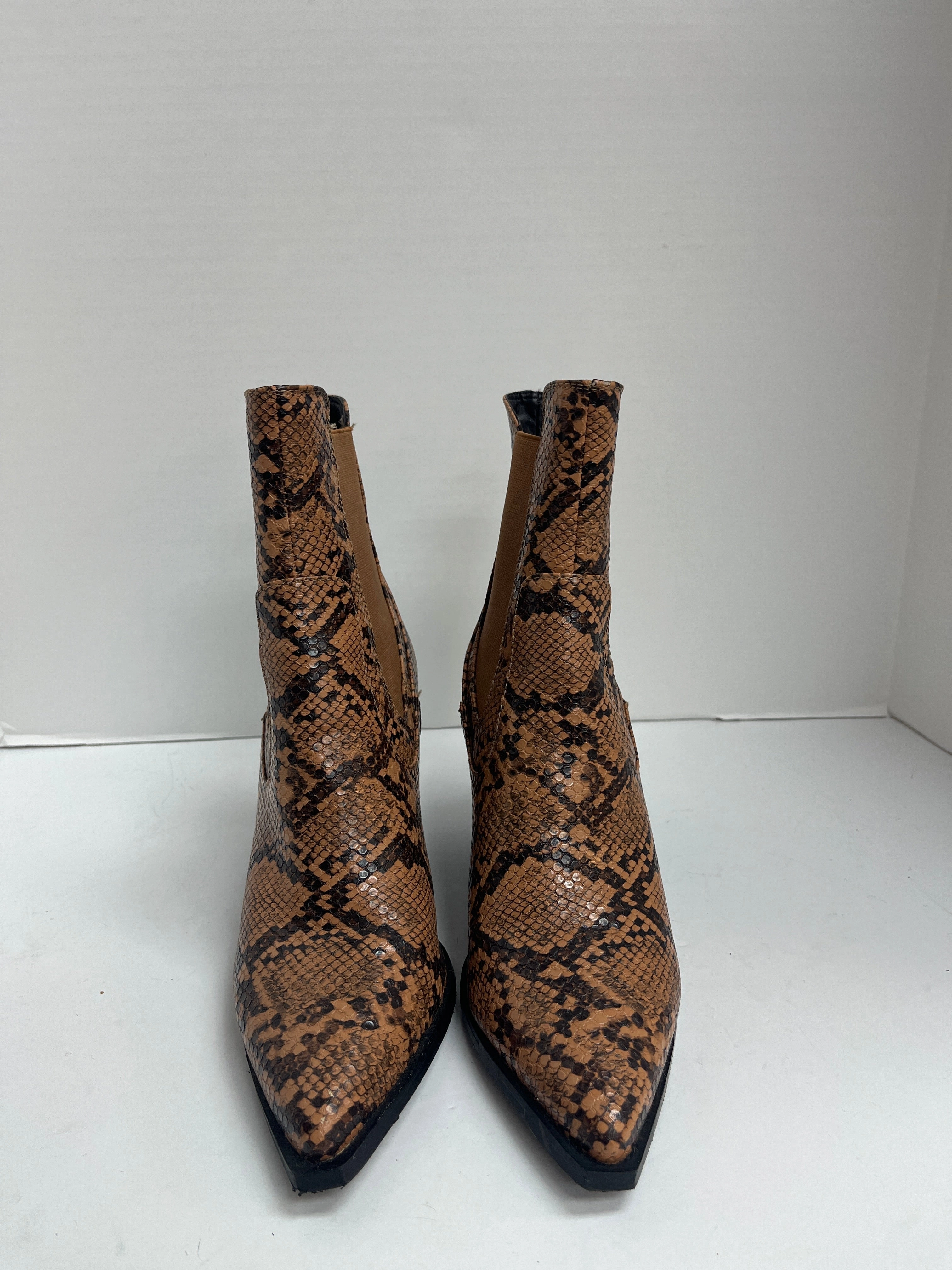 Anti   Blister Durable Shell Rainy Day Commuter Boots Ankle Heels By Clothes Mentor  Size: 7.5