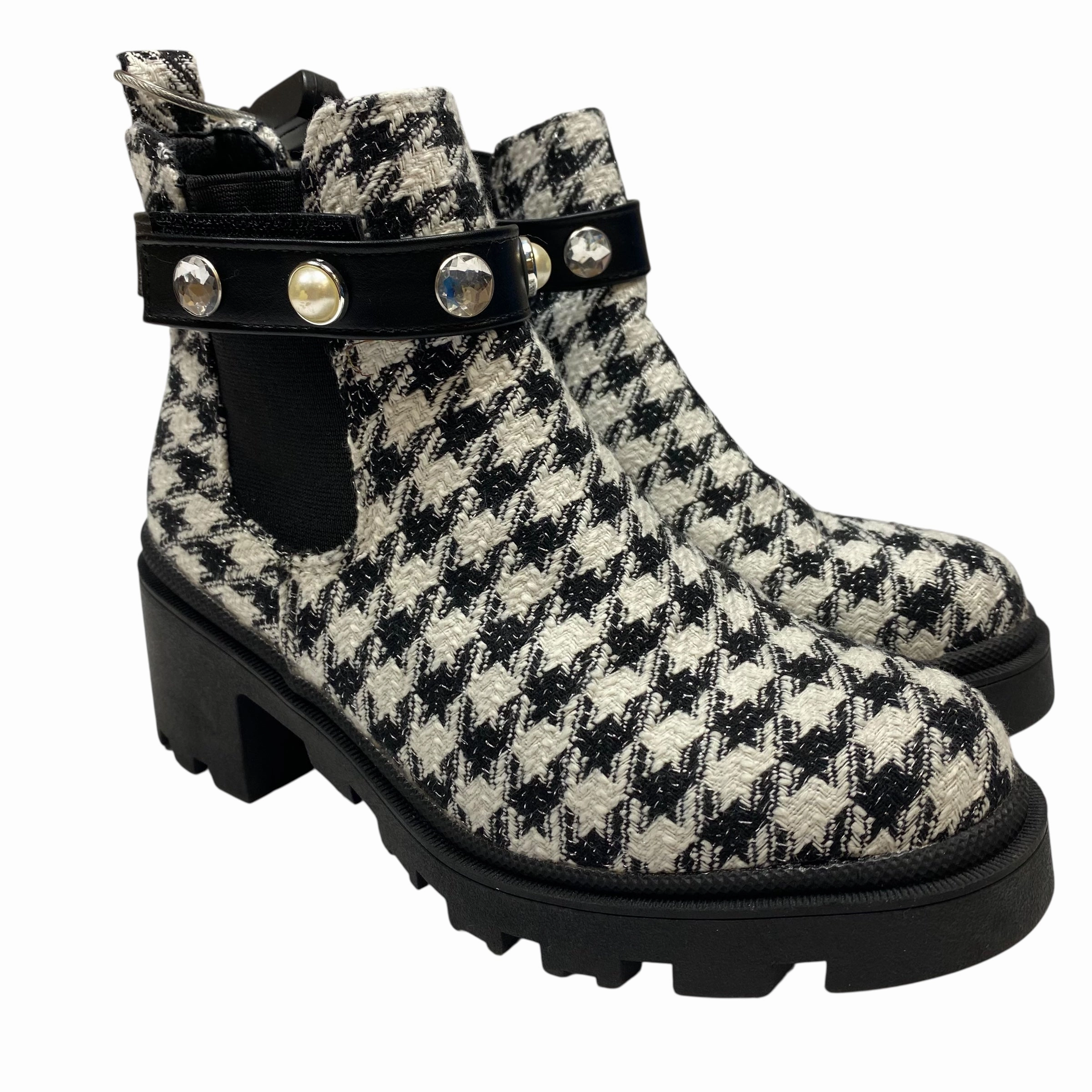 Reliable Footwear Boots Ankle Heels By Sugar In Black & White, Size:7