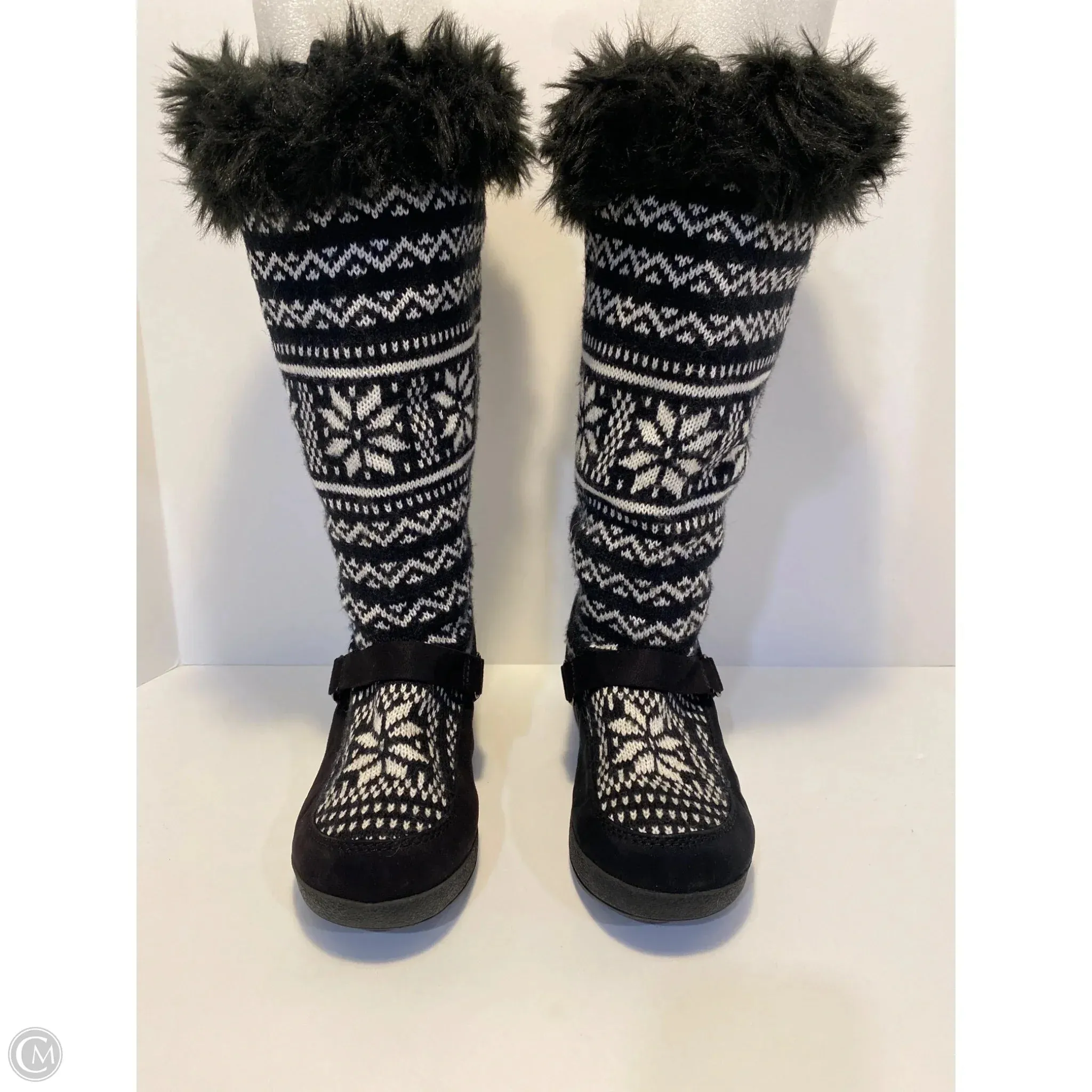 Classic Winter Flawless Pairing Boots Knee Heels By Clothes Mentor In Black & White, Size: 9