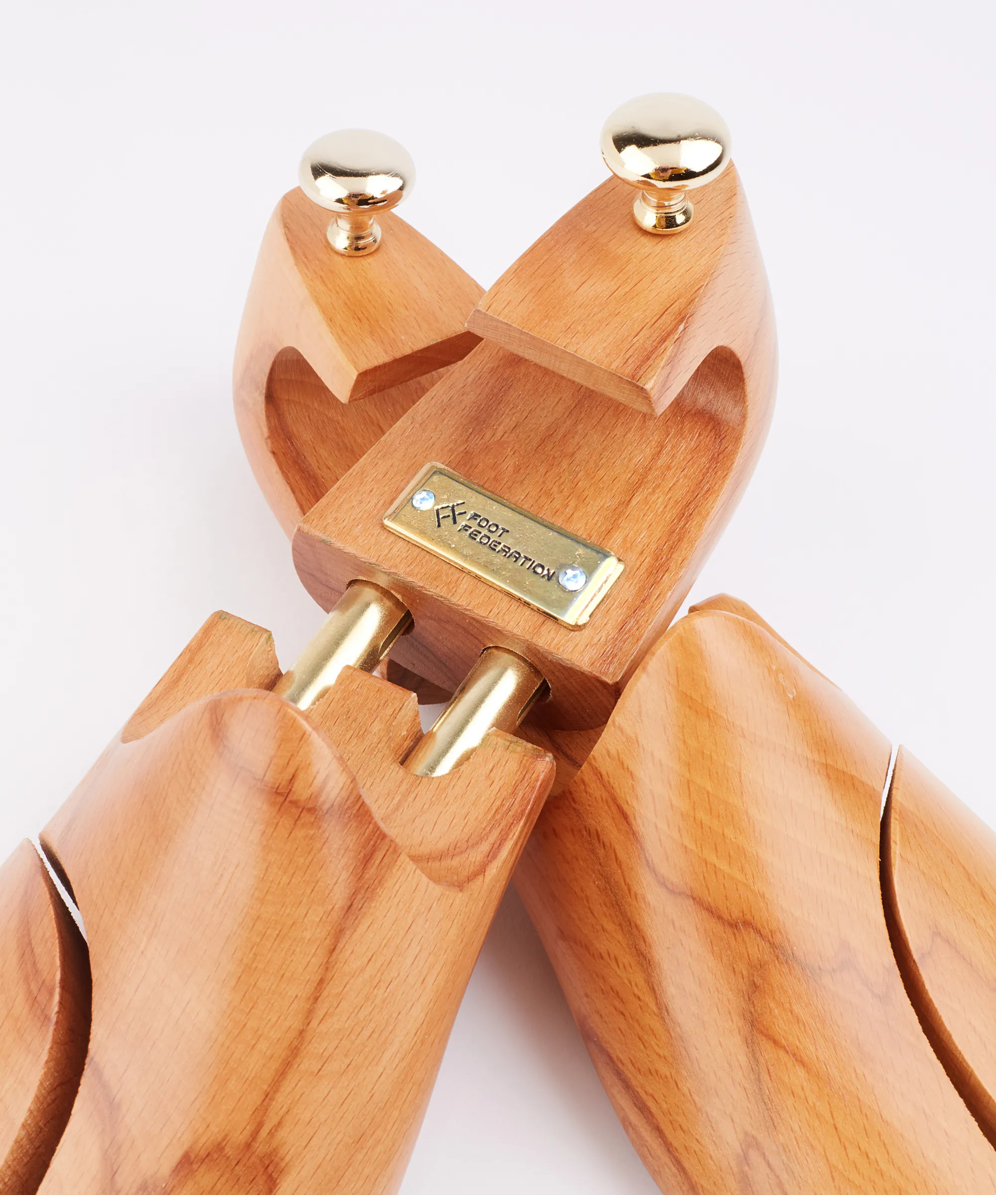 FOOT FEDERATION NATURAL COLOR MEN'S WOODEN SHOE TREE WITH TWIN TUBES