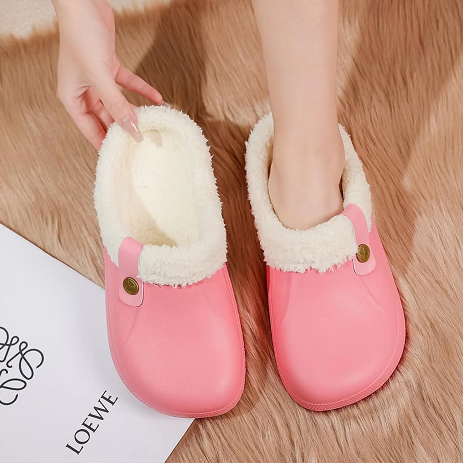 Fur Lined Clogs Waterproof Slippers Fleece Lined Clogs for Women Men Fuzzy Winter Warm Indoor Outdoor Shoes