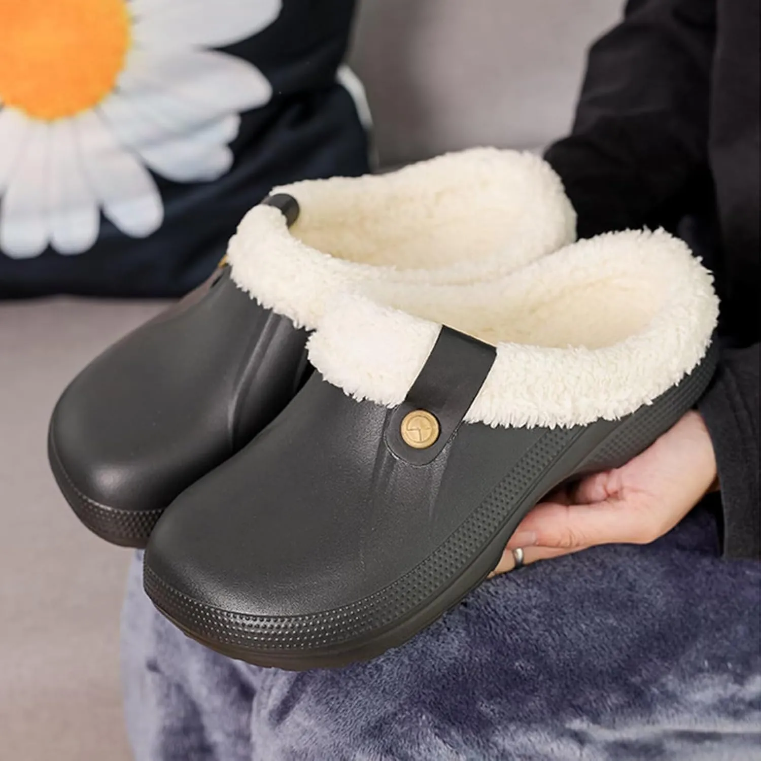 Fur Lined Clogs Waterproof Slippers Fleece Lined Clogs for Women Men Fuzzy Winter Warm Indoor Outdoor Shoes