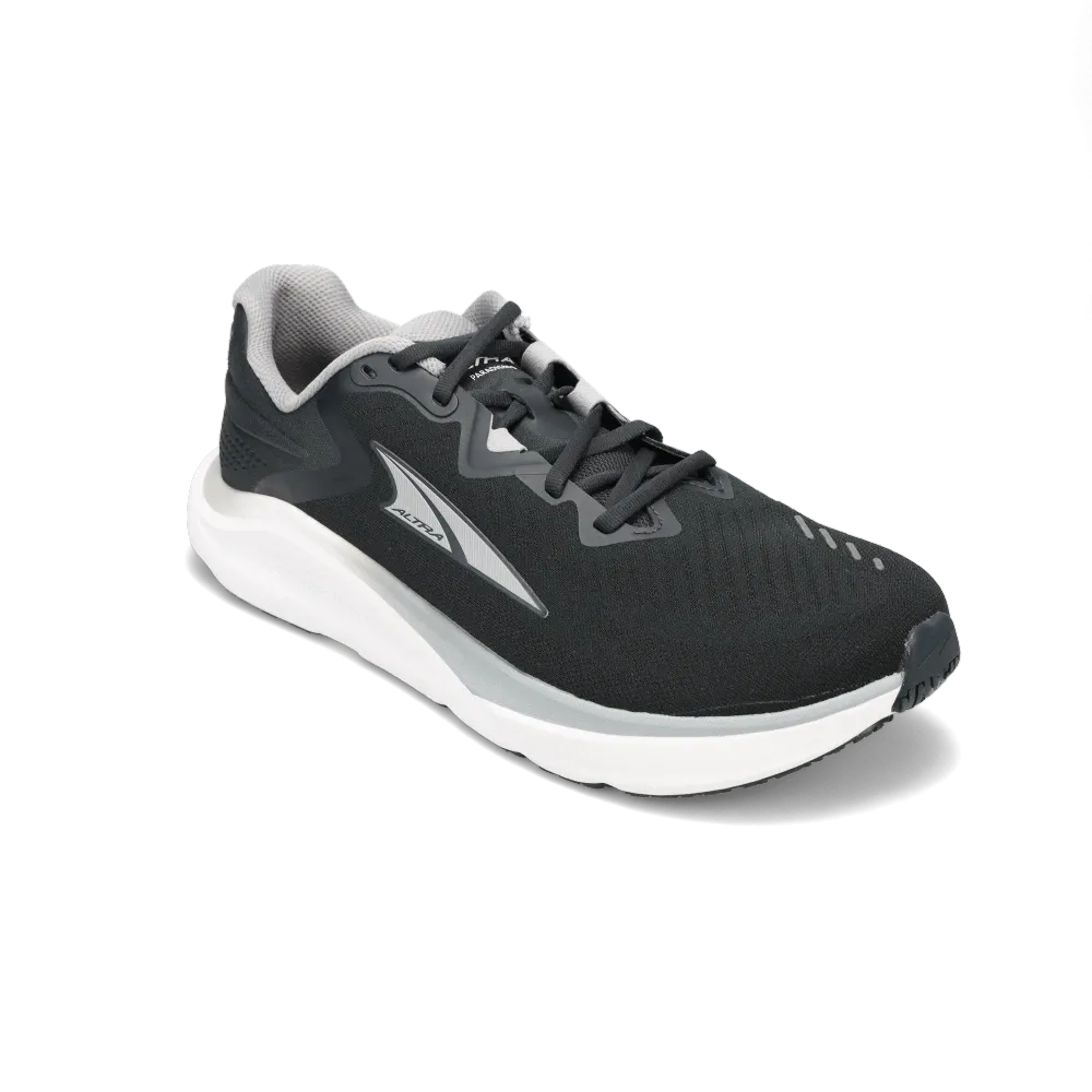 Men's Paradigm 8 Black/White running in snowy weather