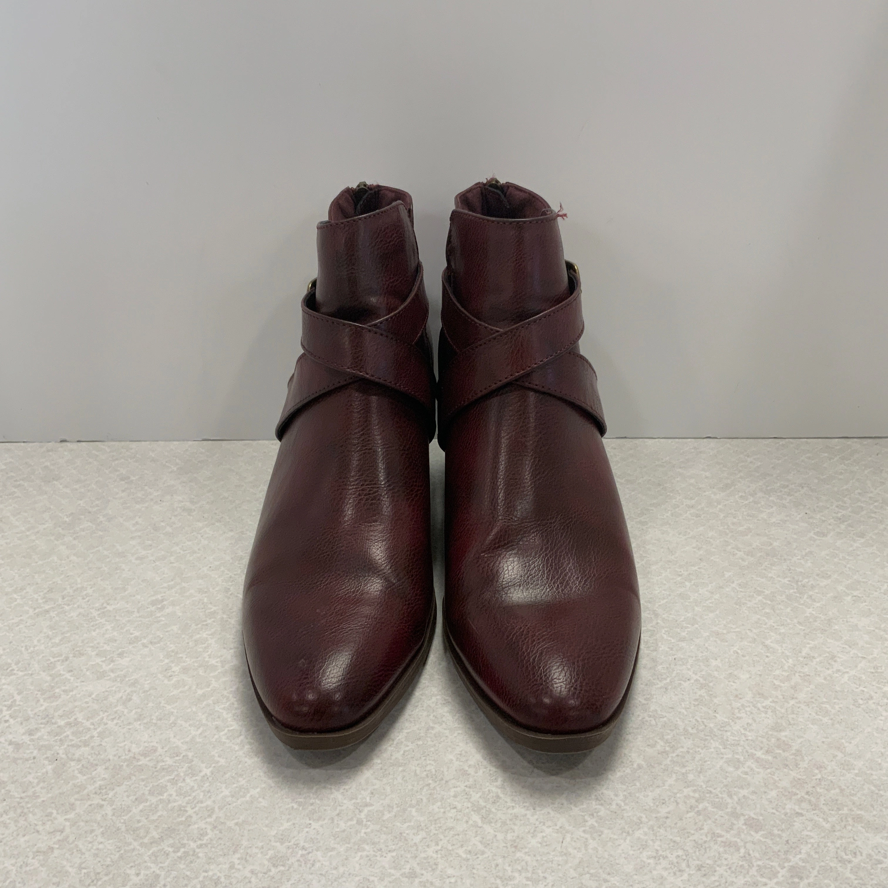 Year Round Protective Finish All Day Wear Boots Ankle Heels By Frye And Co In Maroon, Size: 9