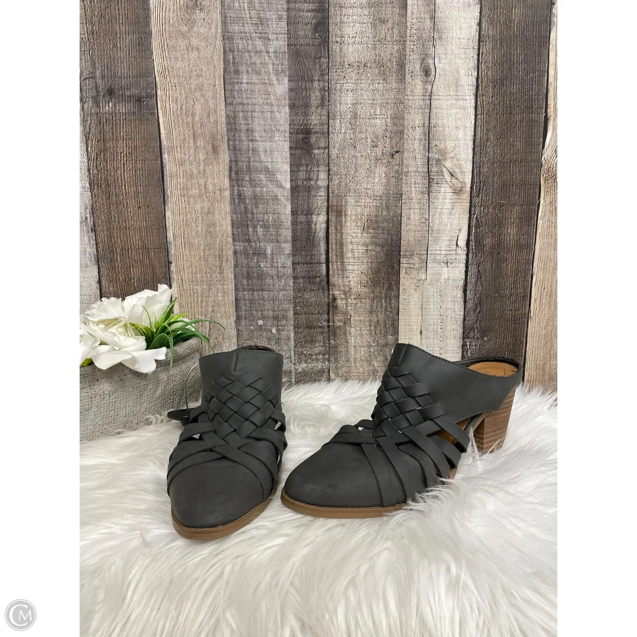 Shoes Heels Block By Universal Thread In Grey, Size: 6.5 Lightweight Feel