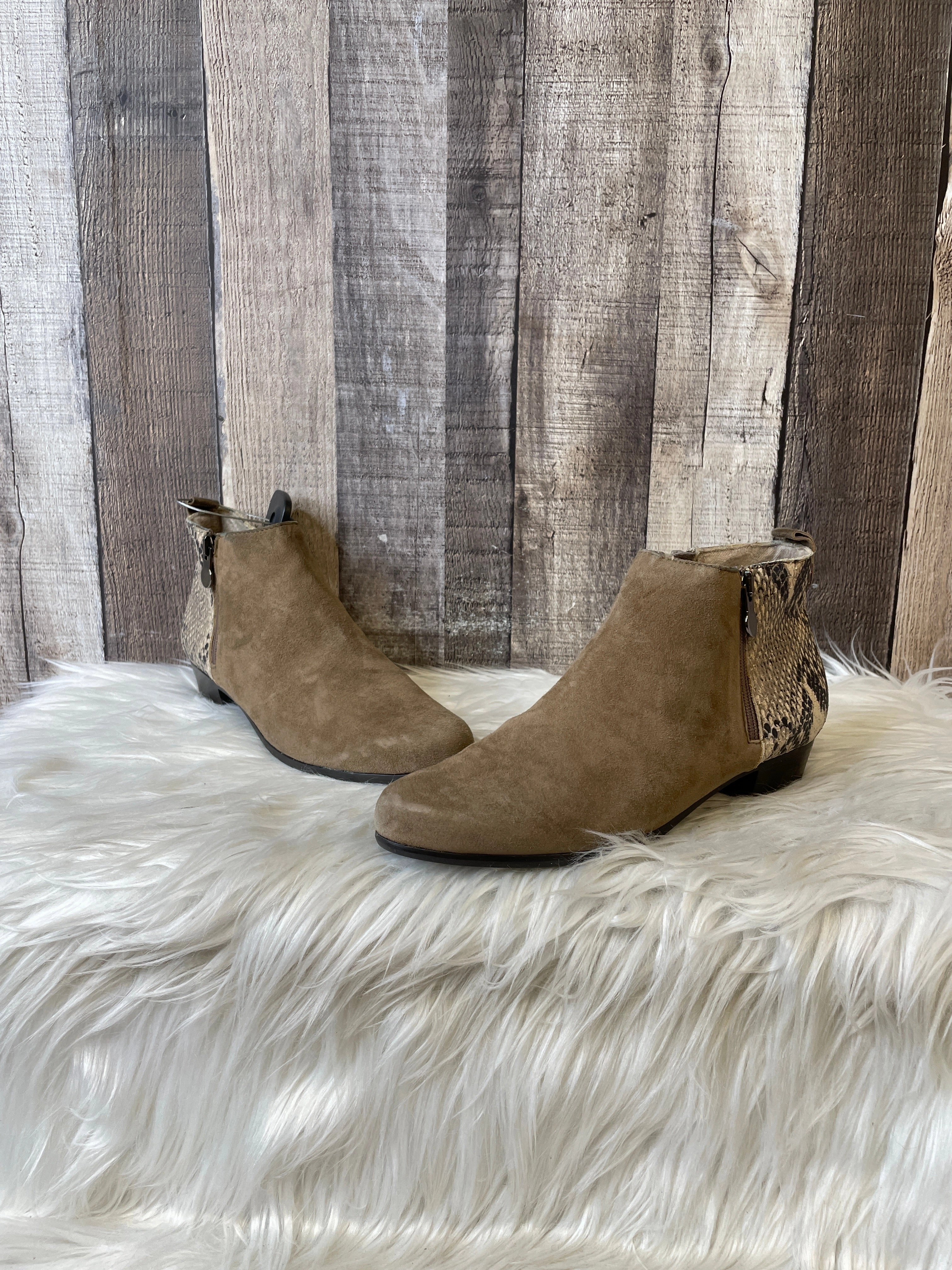 Boots Ankle Flats By Munro  Size: 7.5 Graduation Ceremony Resilient Sole