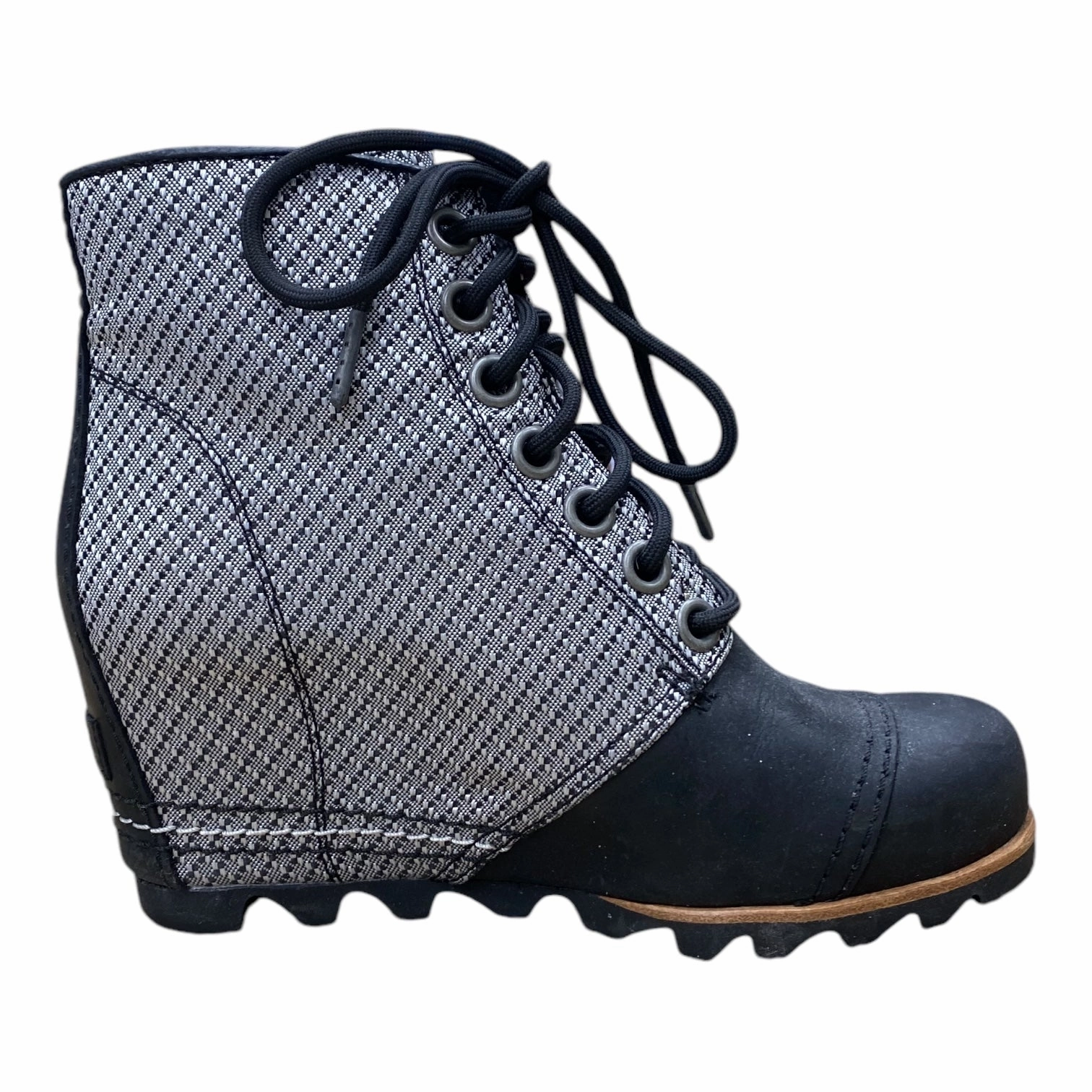 Boots Ankle Heels By Sorel In Black & Grey, Size: 7 Durable Shell Trail Exploration Comfort Stretch