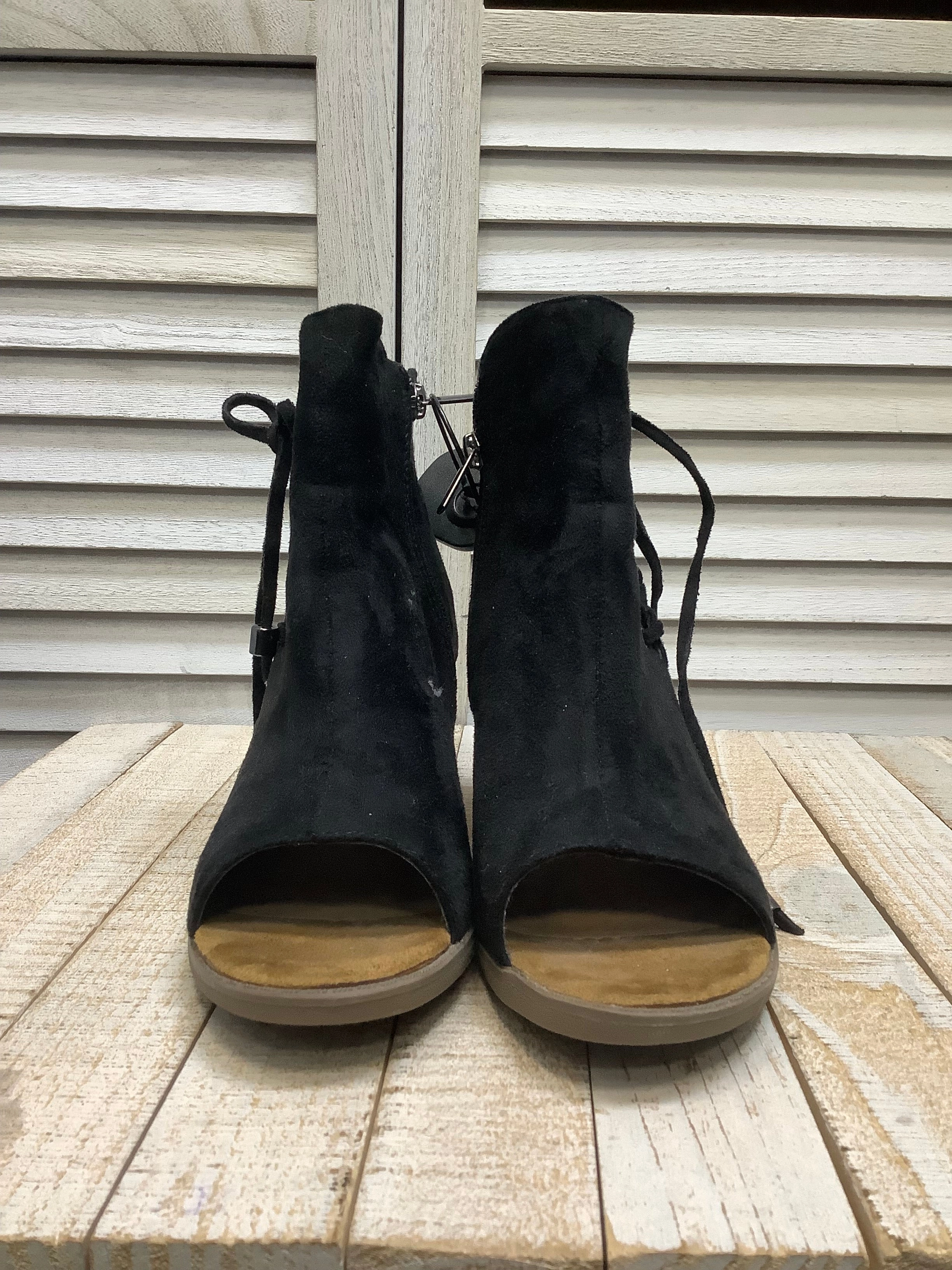 Animal Spot High Traction Outdoor Trek Boots Ankle Heels By Clothes Mentor In Black, Size: 7.5
