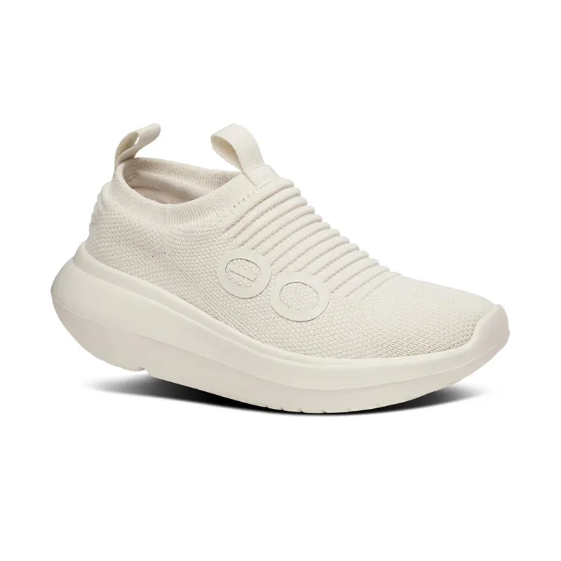 Women's OOmy Zen Chalk monochromatic style treadmill use