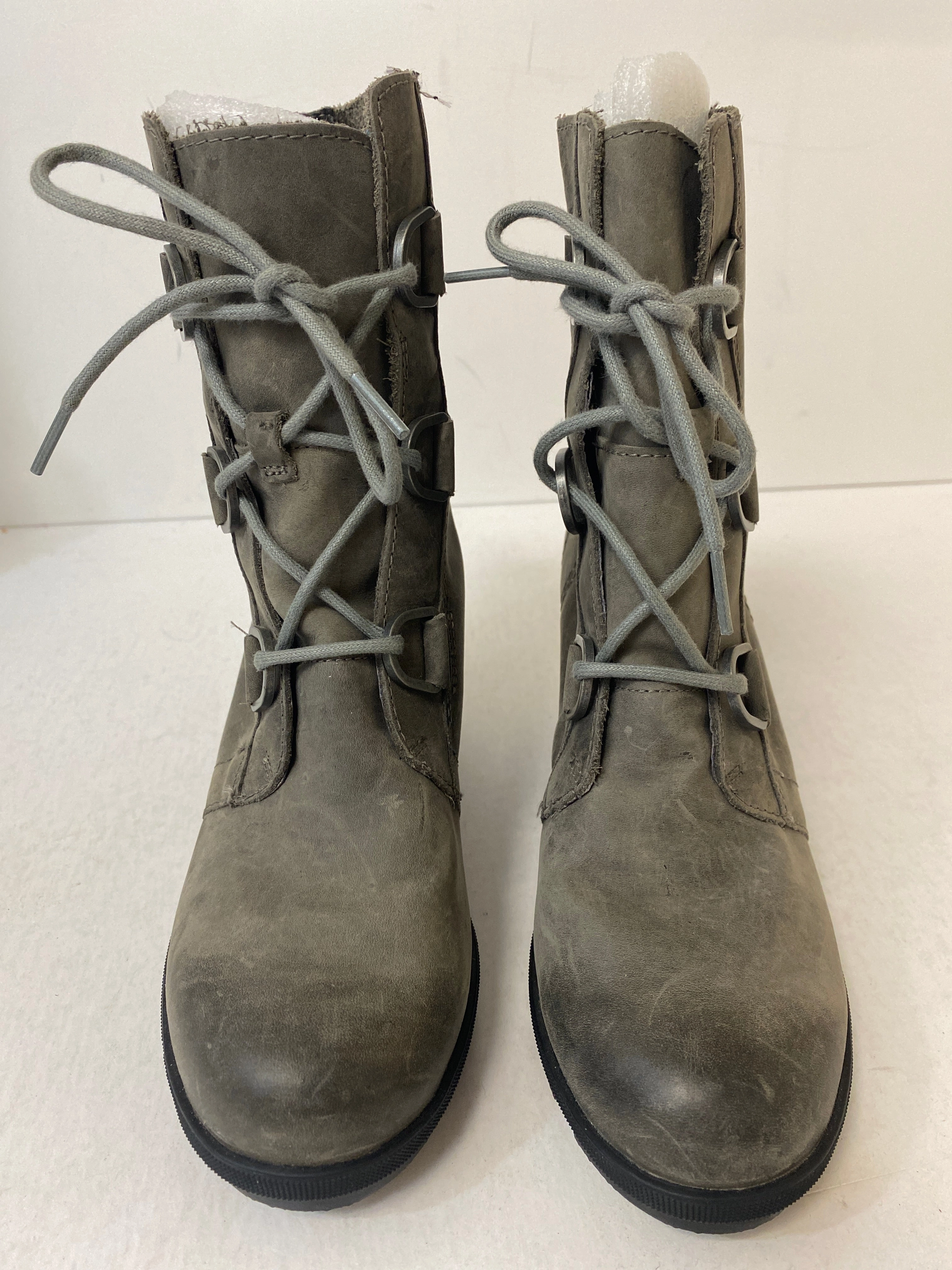 Utility Style Breath Flow Boots Ankle Heels By Sorel In Grey, Size: 8.5