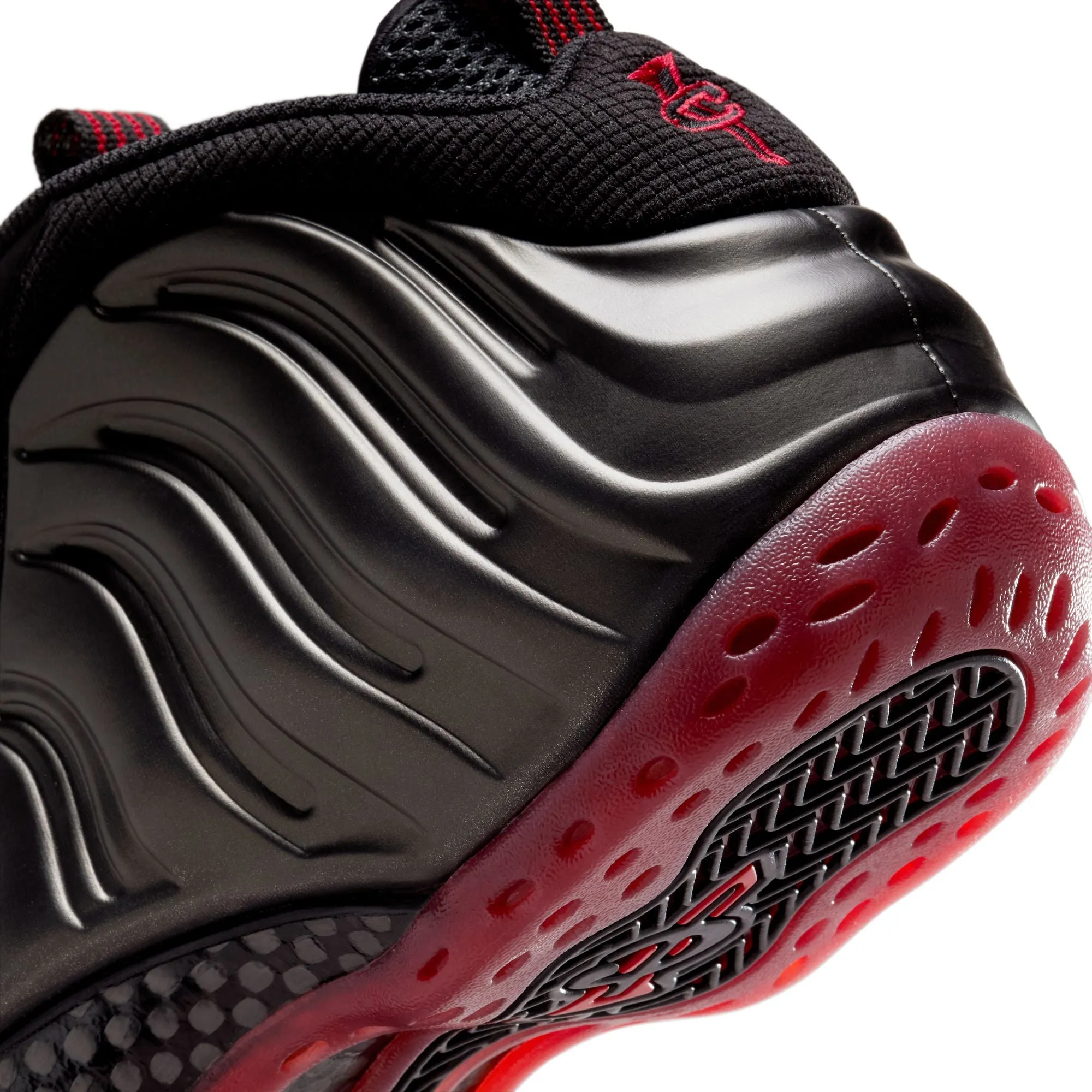 Airflow Mesh Panels Nike Mens Air Foamposite One Shoes