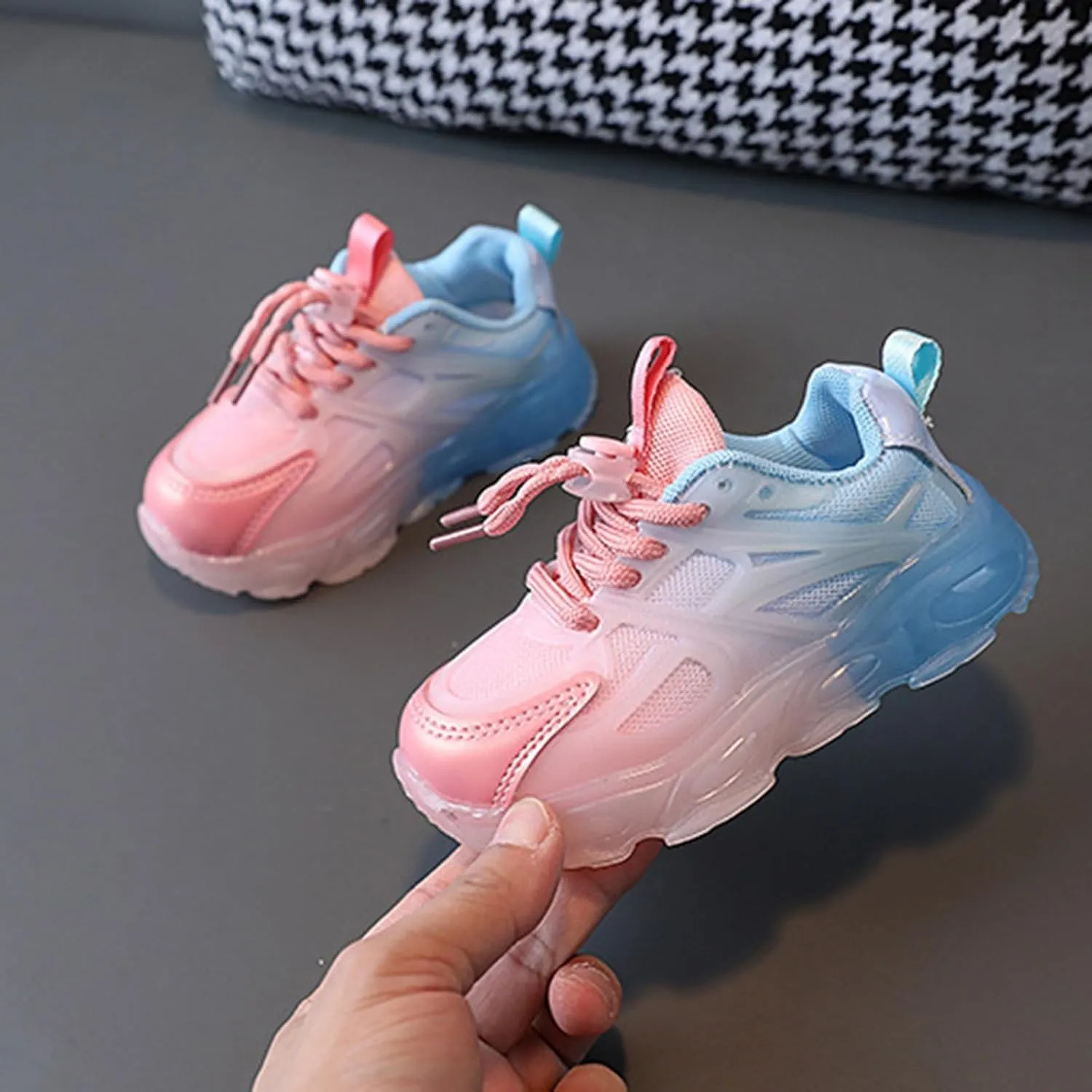 Little Boys Girls Light Up Shoes Lightweight Breathable Comfy Soft Running Tennis Kids Anti Slip School Sneakers