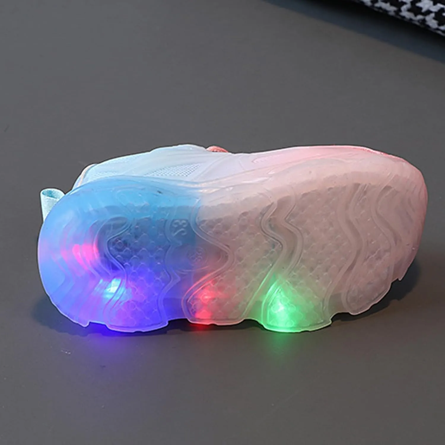 Little Boys Girls Light Up Shoes Lightweight Breathable Comfy Soft Running Tennis Kids Anti Slip School Sneakers