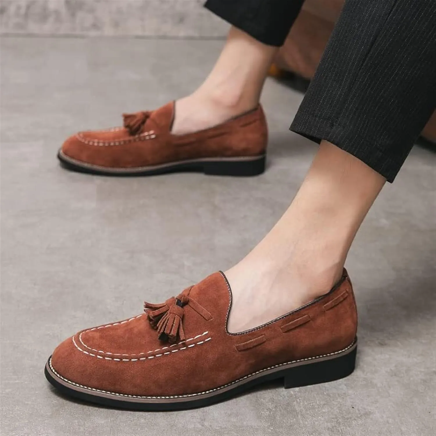 Men's Casual Tassel Loafers Slip On Driving Shoes Fashion Lightweight Shoes Hand-Sewn Suede Penny Loafers Shoes Business Dress Shoes for Men