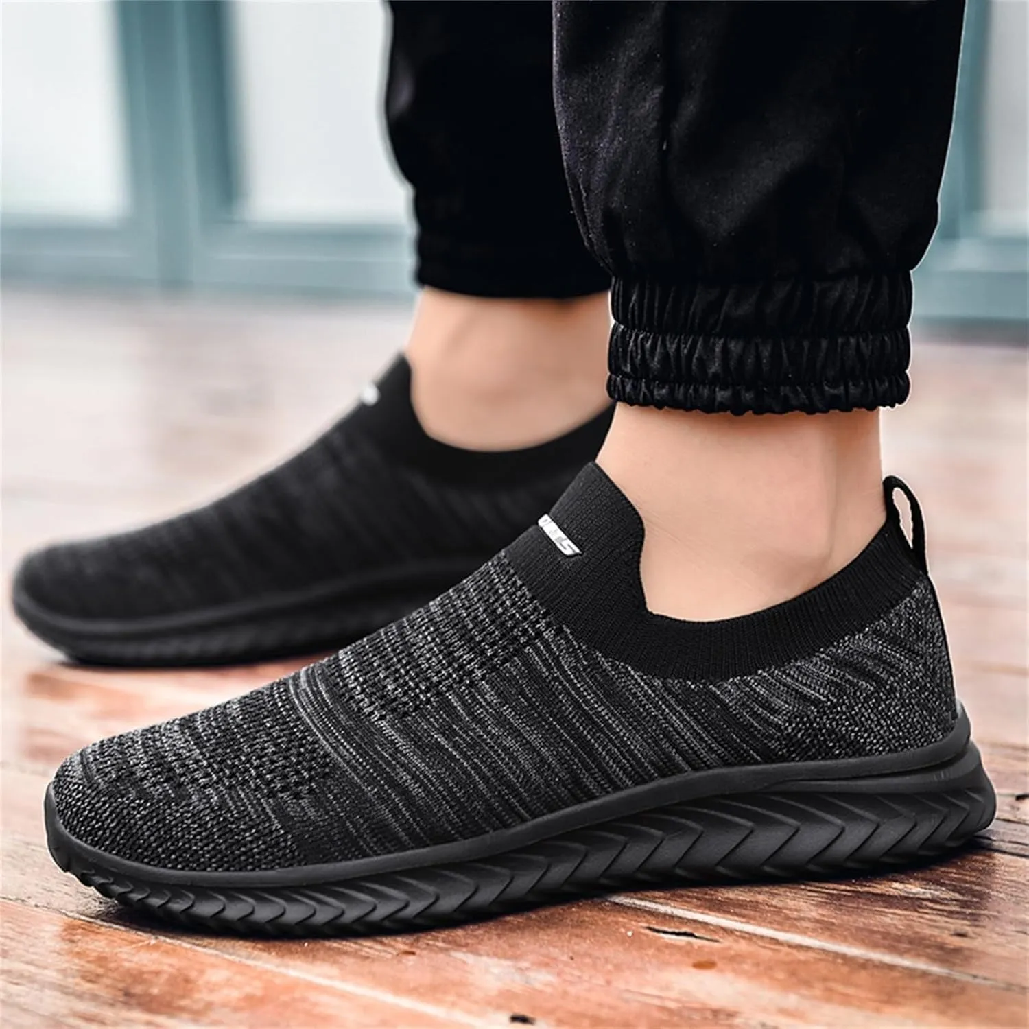 Men's Comfortable Diabetic Shoes Breathable Casual Comfortable Walking Sneaker Convenient Elderly Slip On Shoes