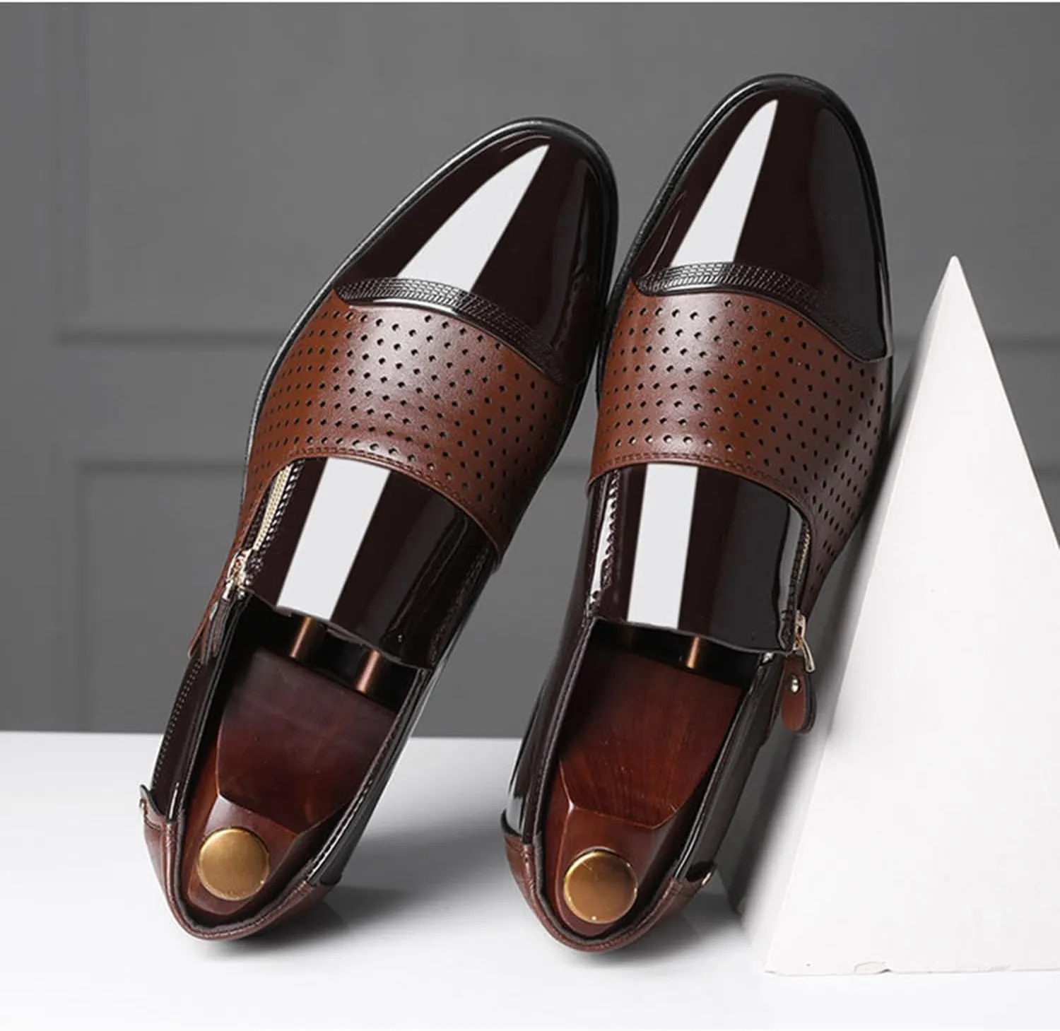 Mens Slip-On Loafers Fashion Breathable Cut Out Slippers Patent Leather Brogues Business Wedding Dress Shoes