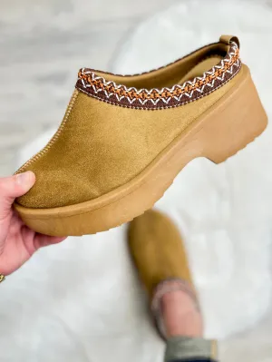 Menu Clogs - Tan