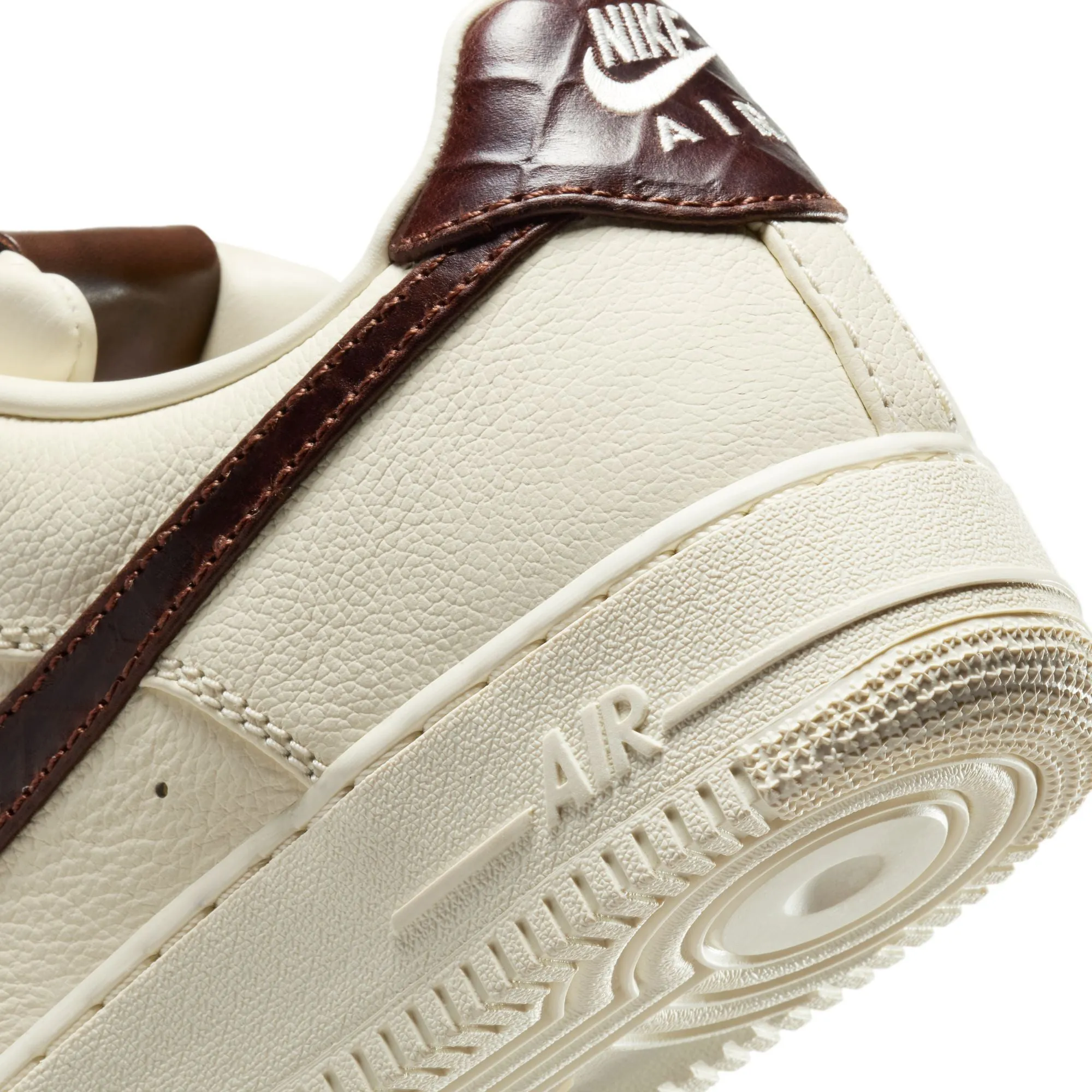 Nike Mens Air Force 1 '07 Shoes promote healthy running bold - patterns shoes
