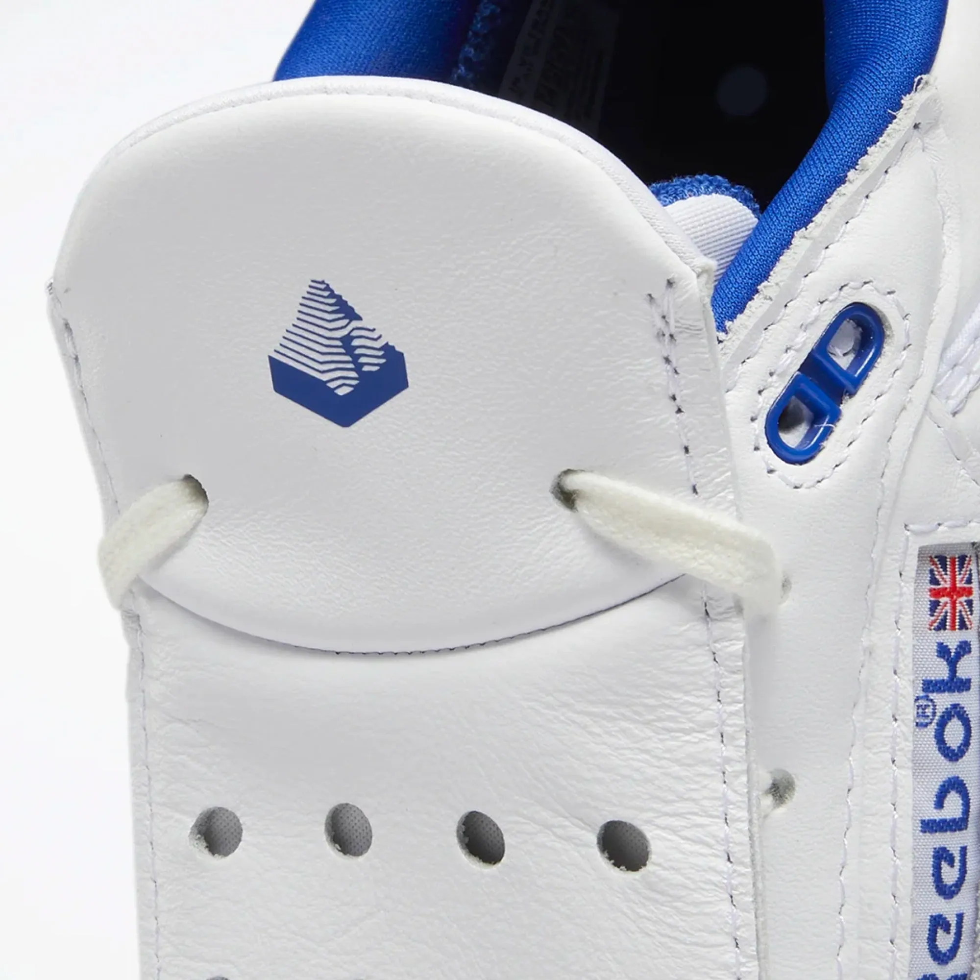 Soft ankle padding Reebok x Mountain Research Mens Club C Mid II Shoes