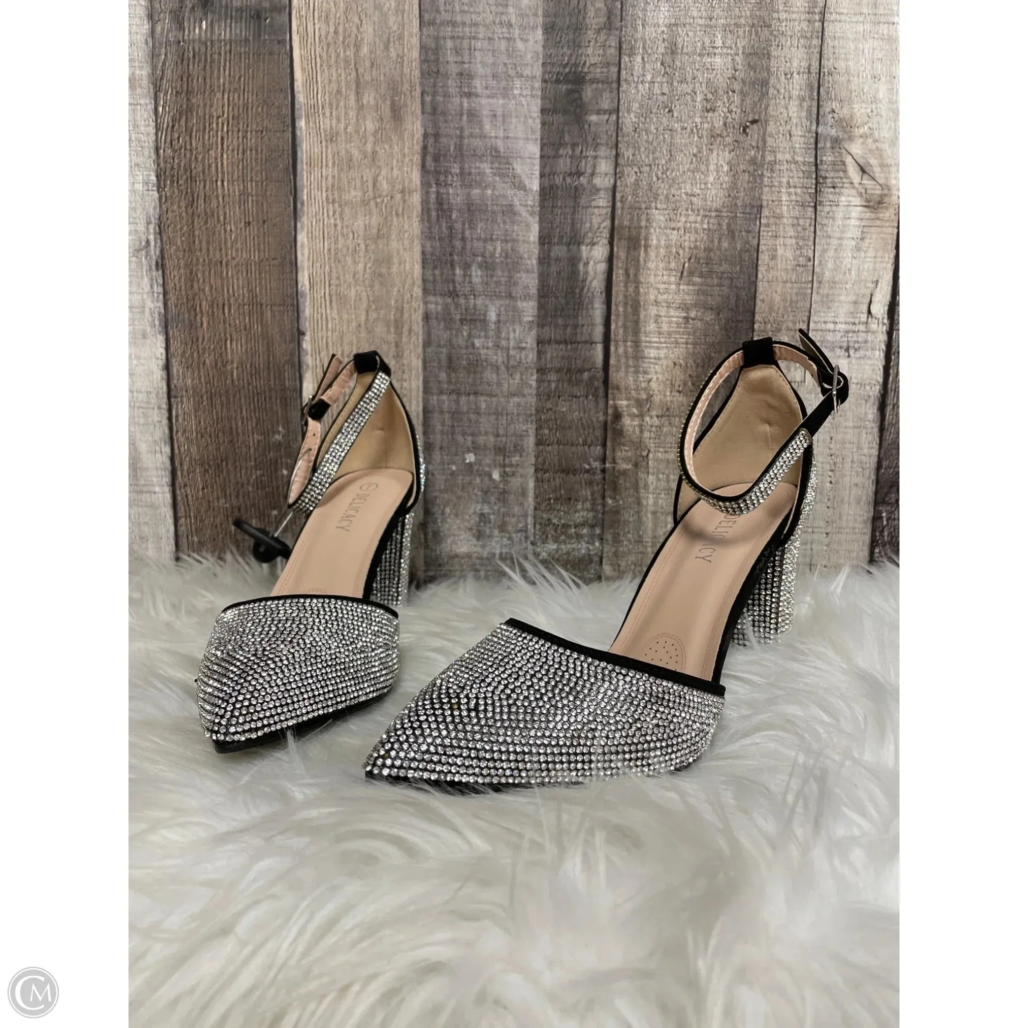 Minimalist Shoes Heels Block By Forever In Black & Silver, Size: 7