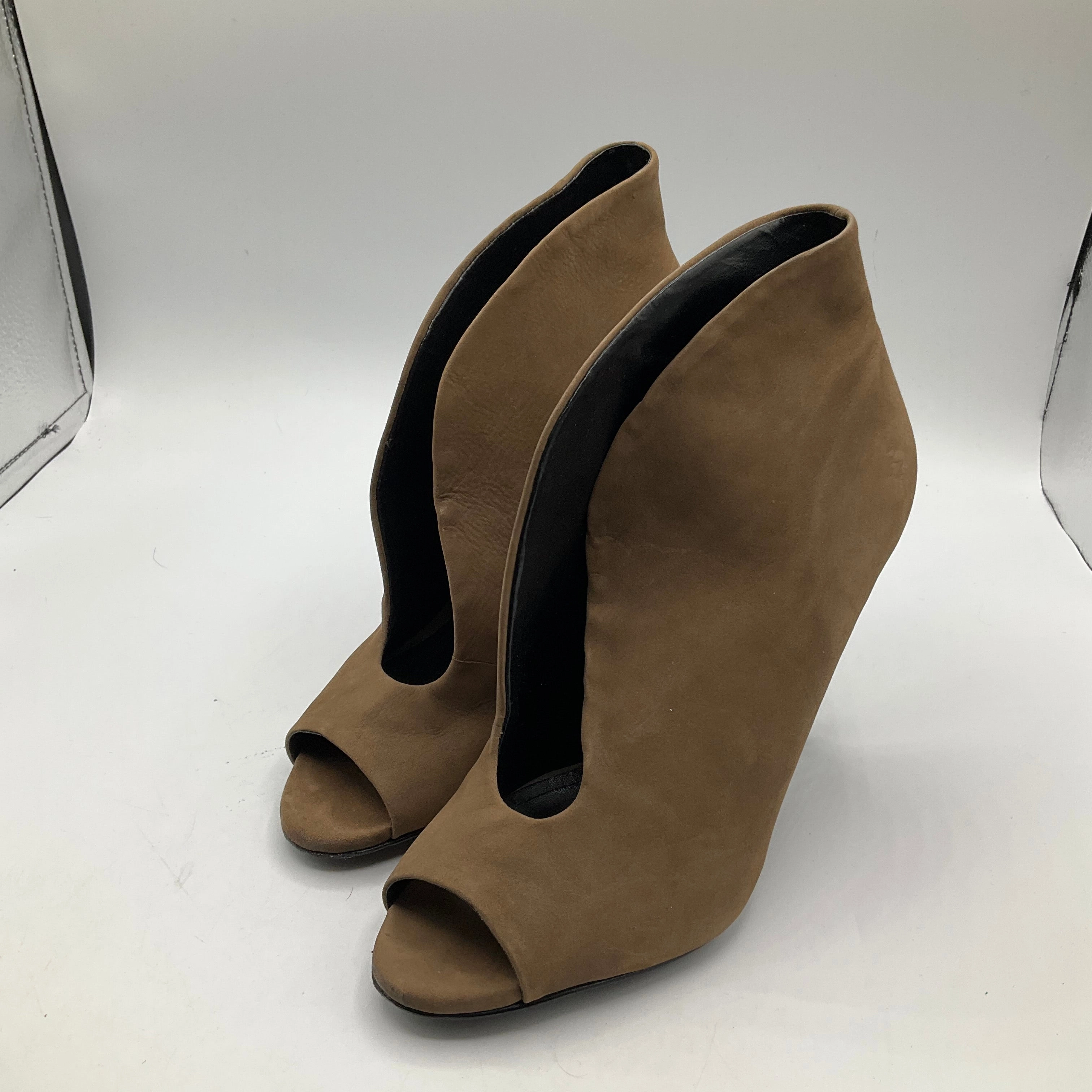 Soft Finish Brown Shoes Heels Stiletto Cma, Size 7