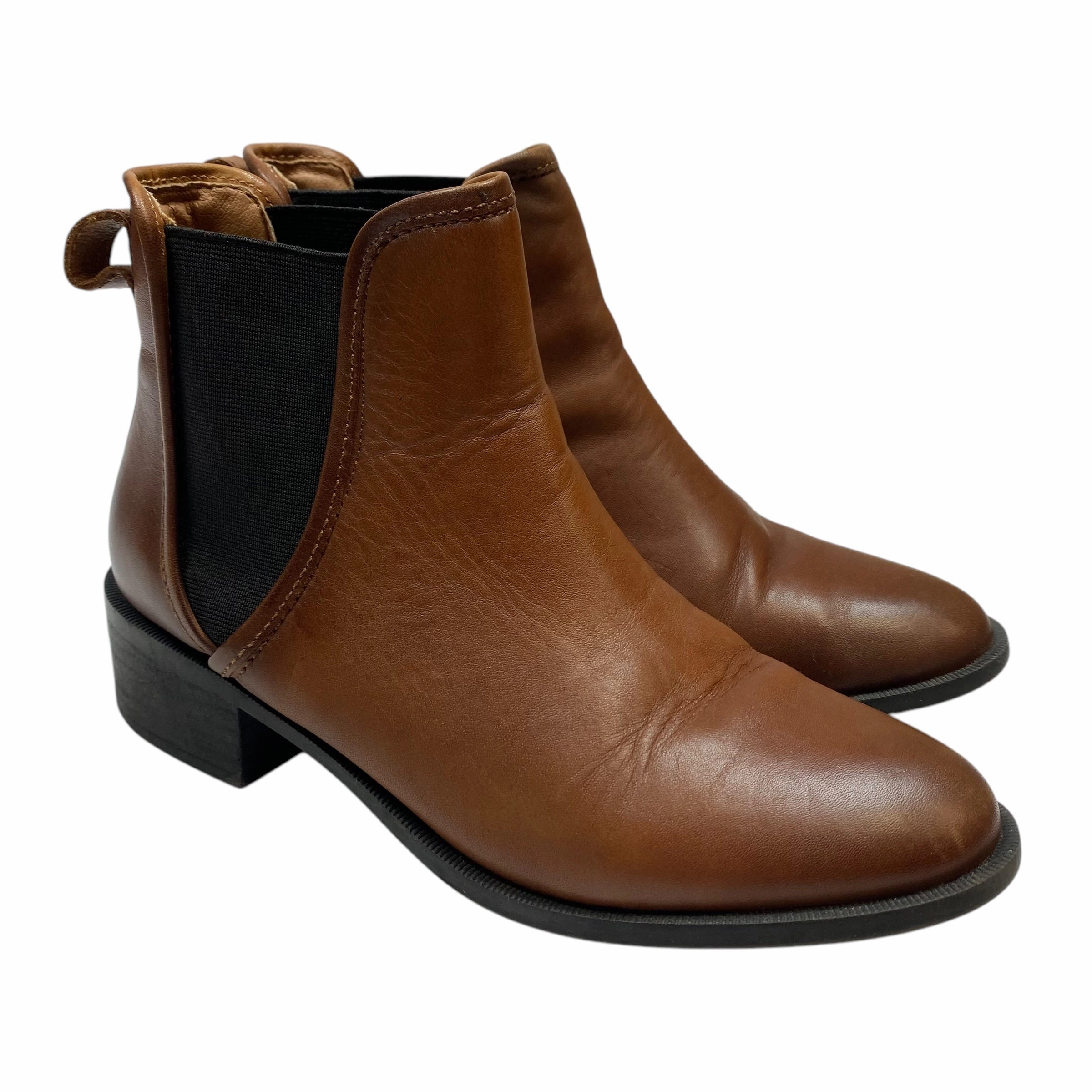 Active Use Contoured Heel Cup Boots Ankle Flats By Steve Madden In Brown, Size: 6