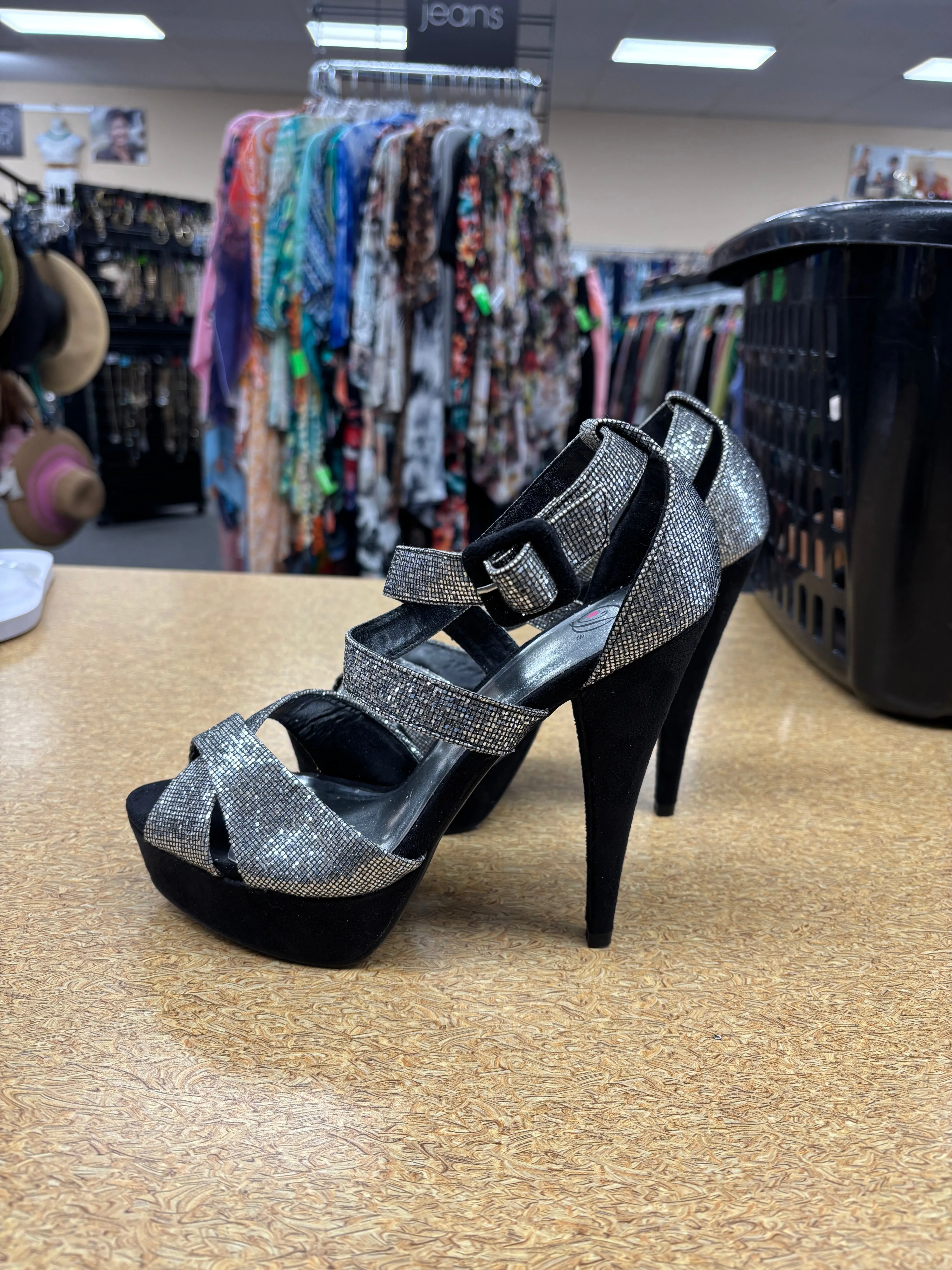 Classic Style Minimal Layers Shoes Heels Stiletto By Cme In Black & Silver, Size:8.5